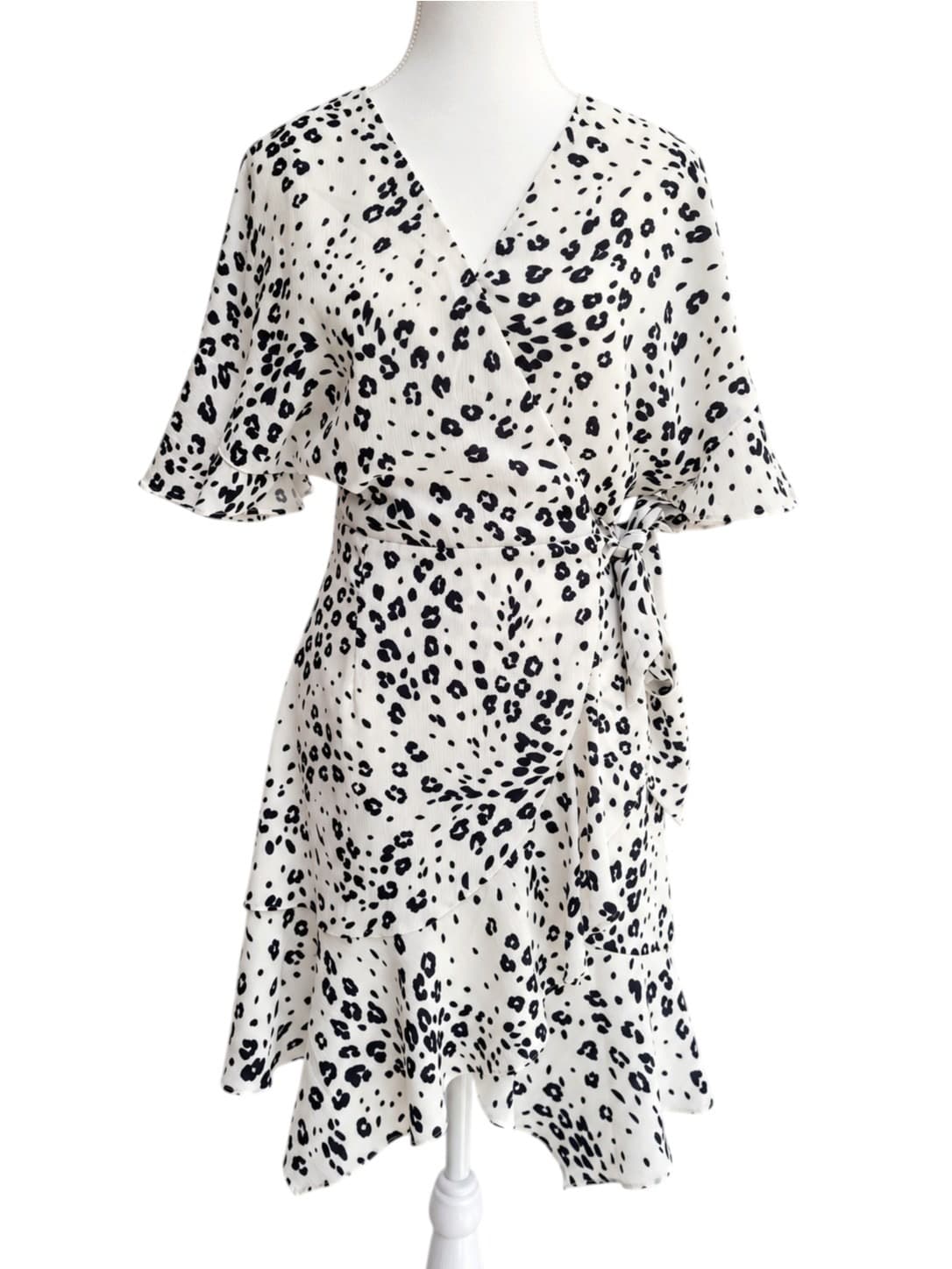 Tussah White And Black Animal Print Wrap Dress Size 8 — photo 2 of 8
