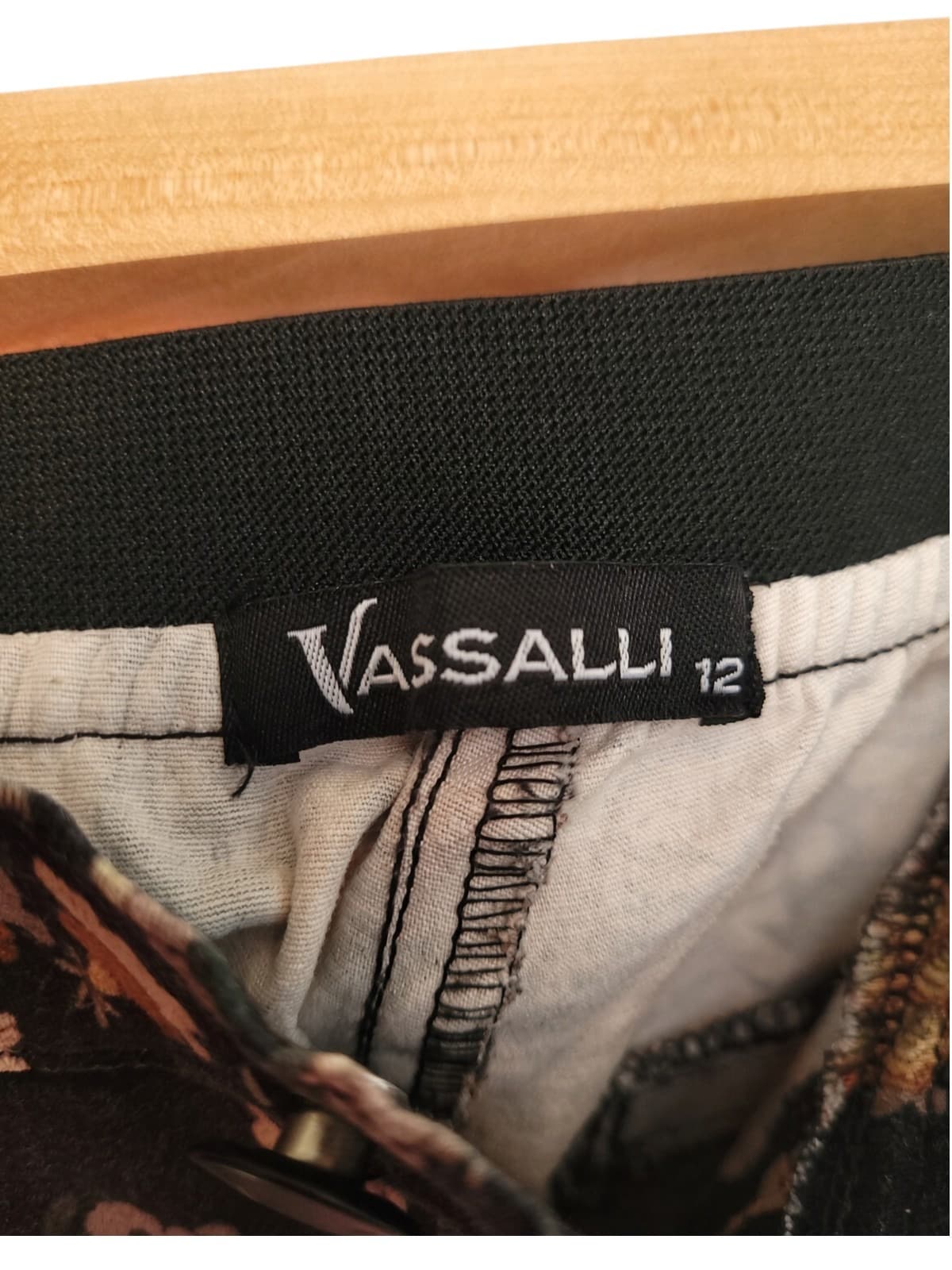 VASSALLI Black Floral Print Straight Leg Pants Women's Size 12 — photo 8 of 9