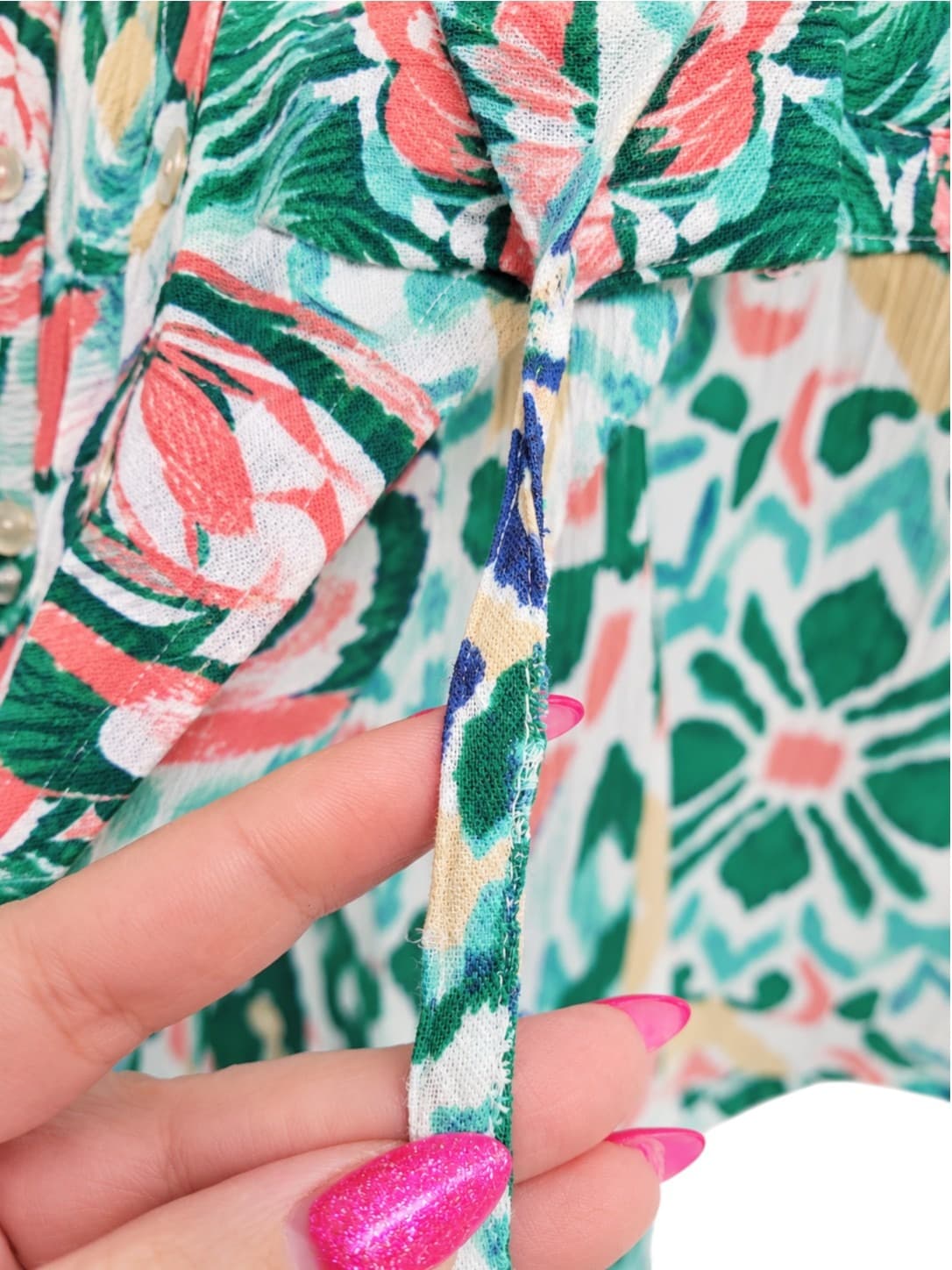 VICTORIA HILL Green Abstract Print Button Down Tie Waist Blouse Size 10 — photo 6 of 9