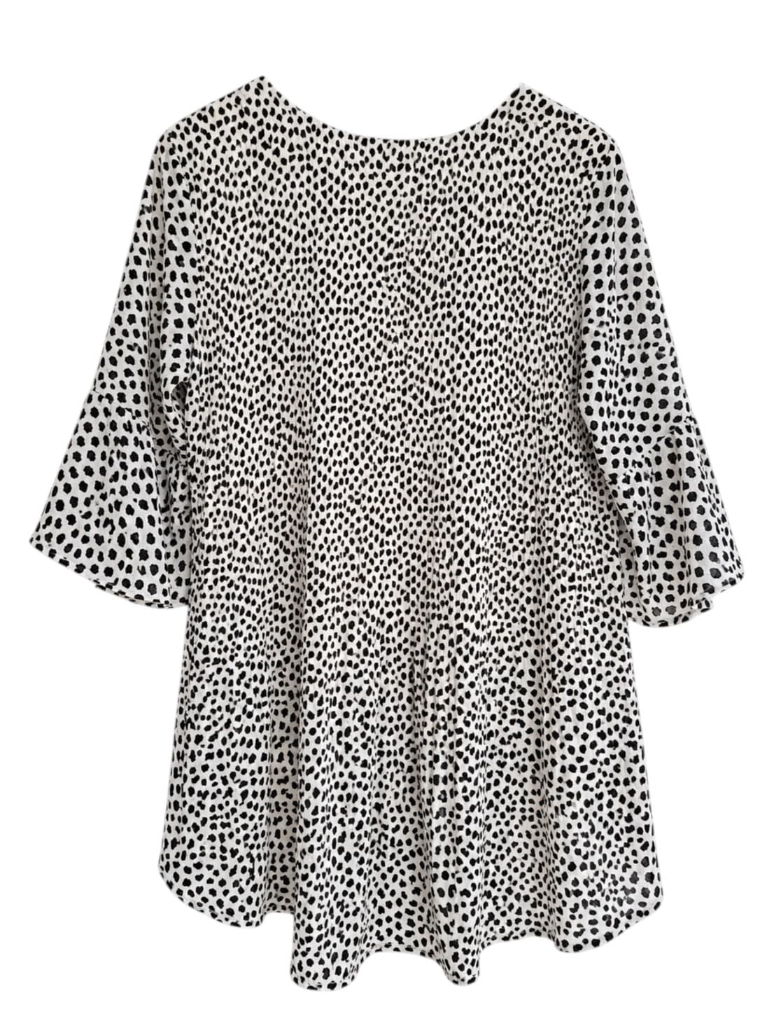 VINE APPAREL Black White Animal Print Pleated Bell Sleeve Top Size 10 — photo 4 of 7