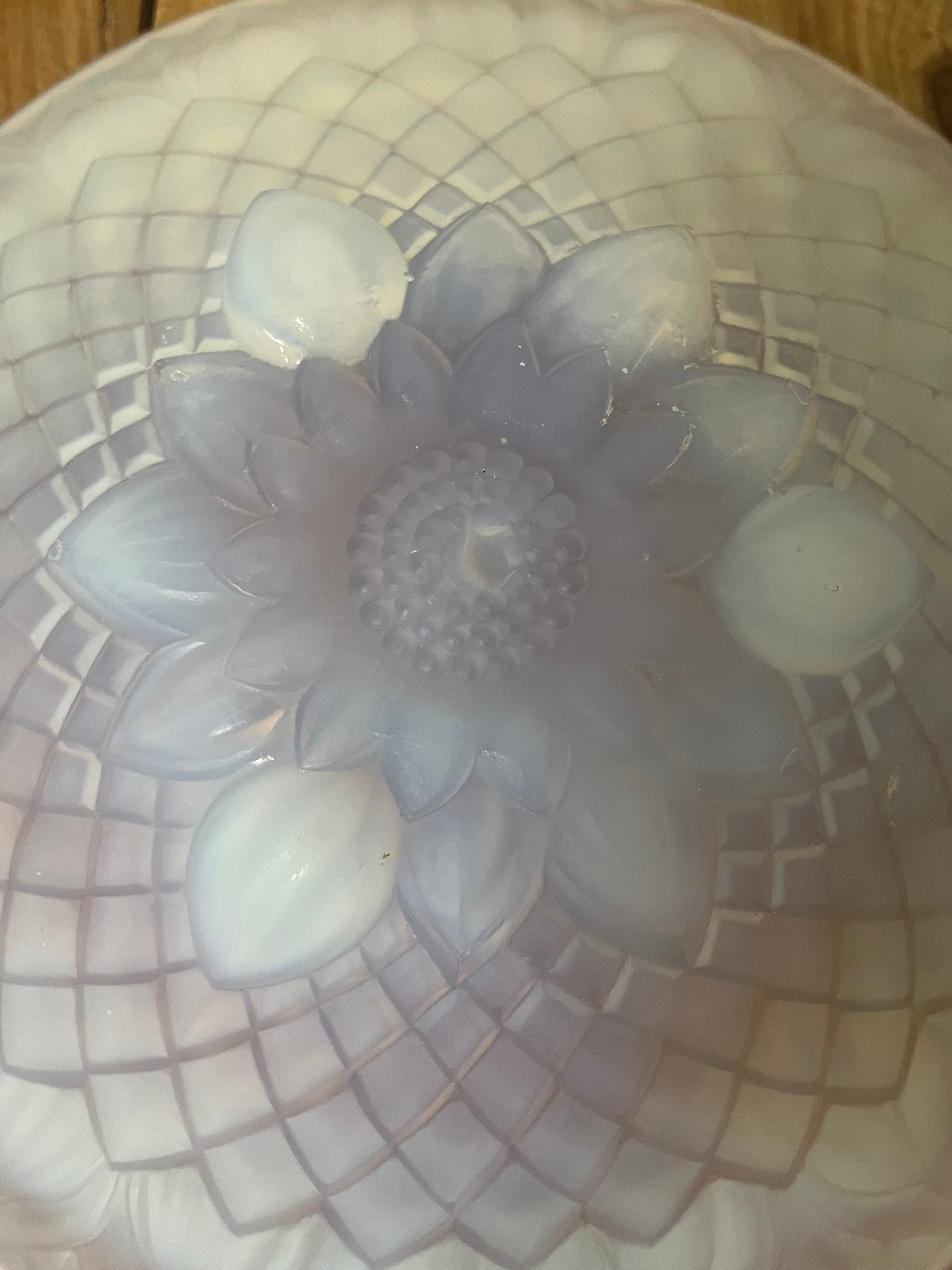 Art Deco Opalescent Bowl in the style of Andre Hunebelle made in France — photo 6 of 10