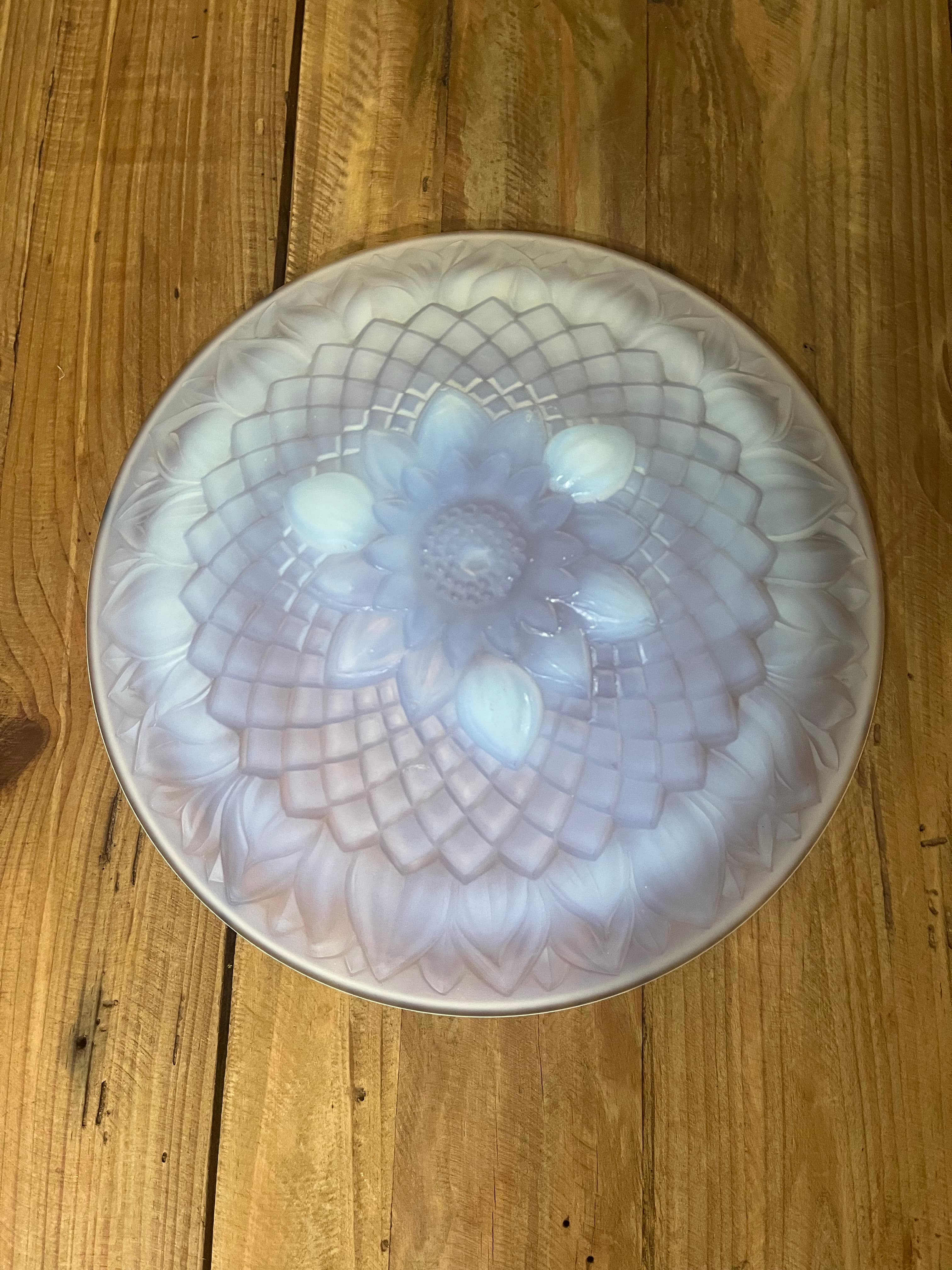 Art Deco Opalescent Bowl in the style of Andre Hunebelle made in France — photo 10 of 10