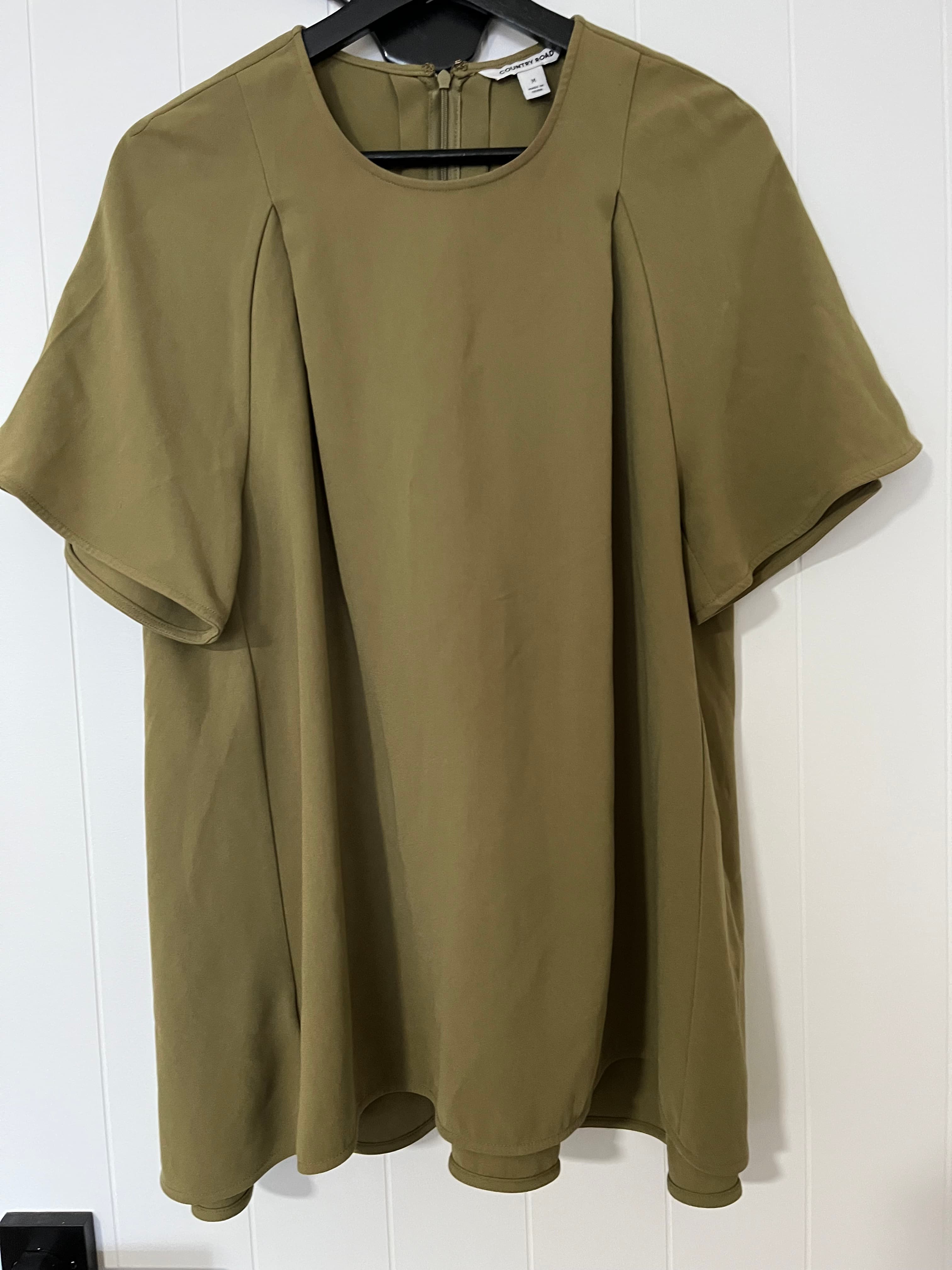 Country Road Olive Green Pleated Back Blouse Size M — photo 2 of 5
