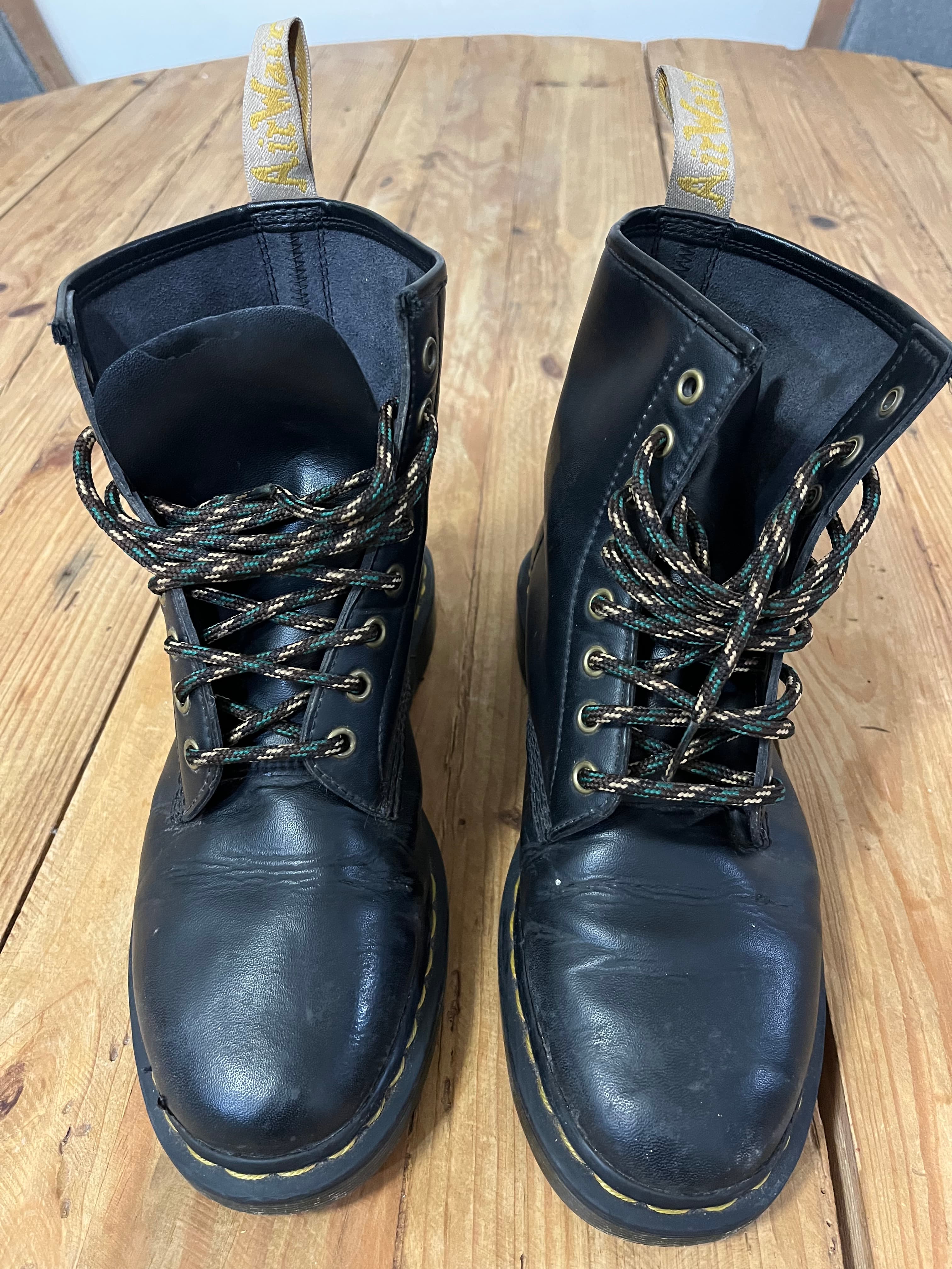 Dr Martens Vegan Leather Style Combat Lace Up Boots Size EU42 UK8 US9 — photo 1 of 6