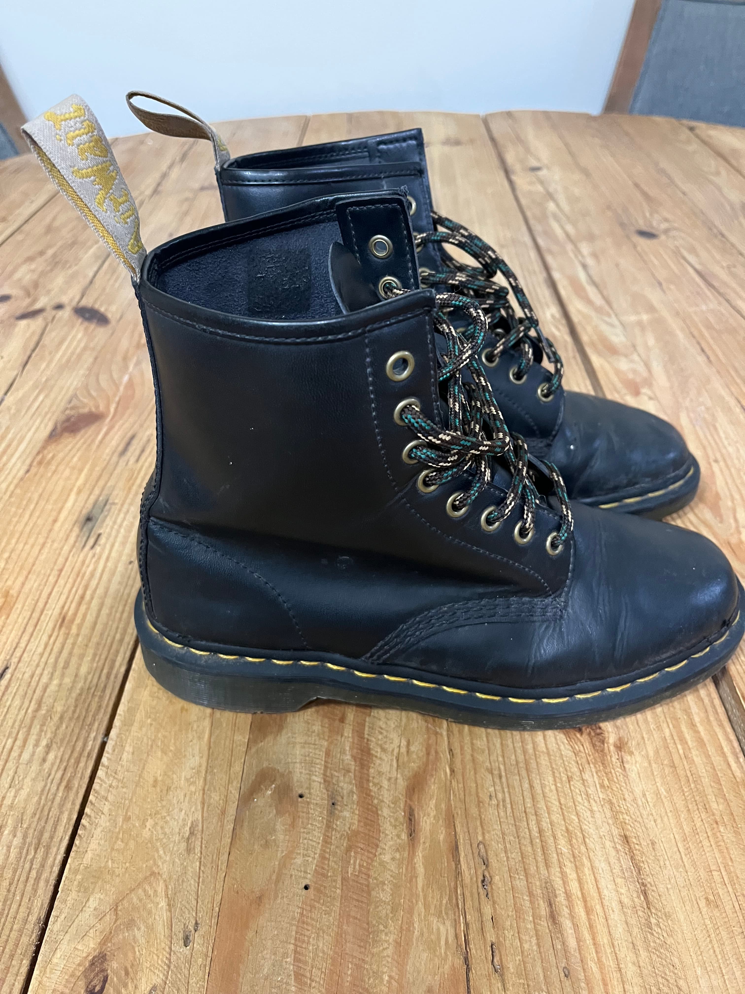 Dr Martens Vegan Leather Style Combat Lace Up Boots Size EU42 UK8 US9 — photo 2 of 6