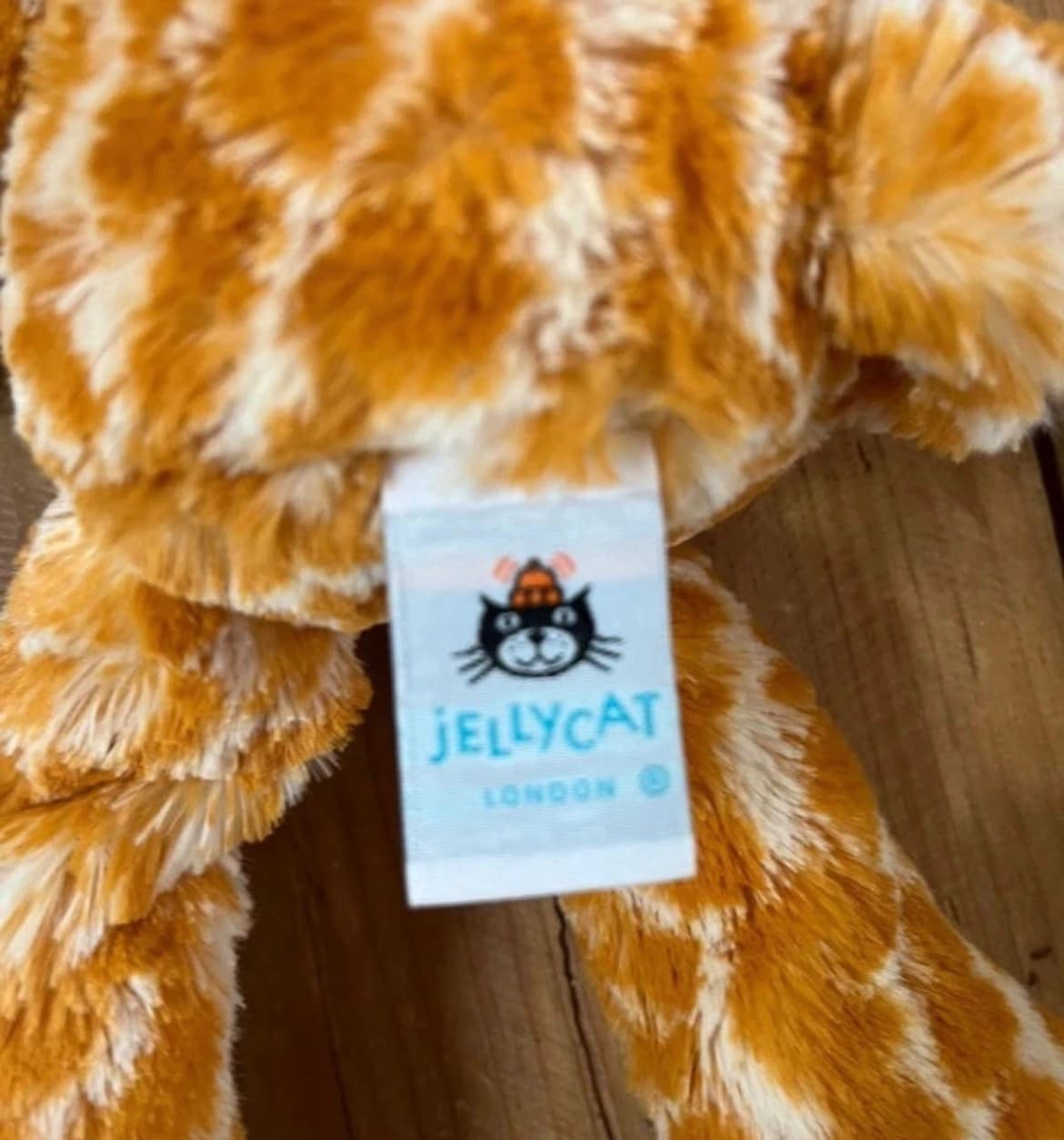 Jellycat Rare Rare Retired Medium Merriday Giraffe in very good condition without tags — photo 8 of 9