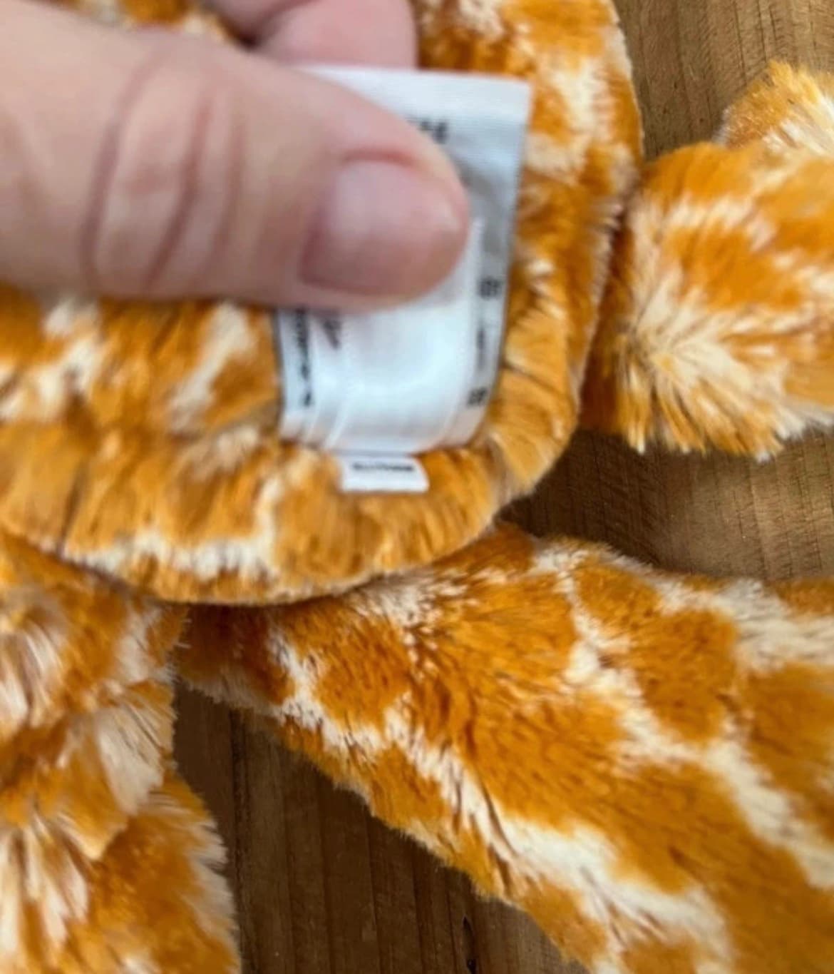 Jellycat Rare Rare Retired Medium Merriday Giraffe in very good condition without tags — photo 9 of 9