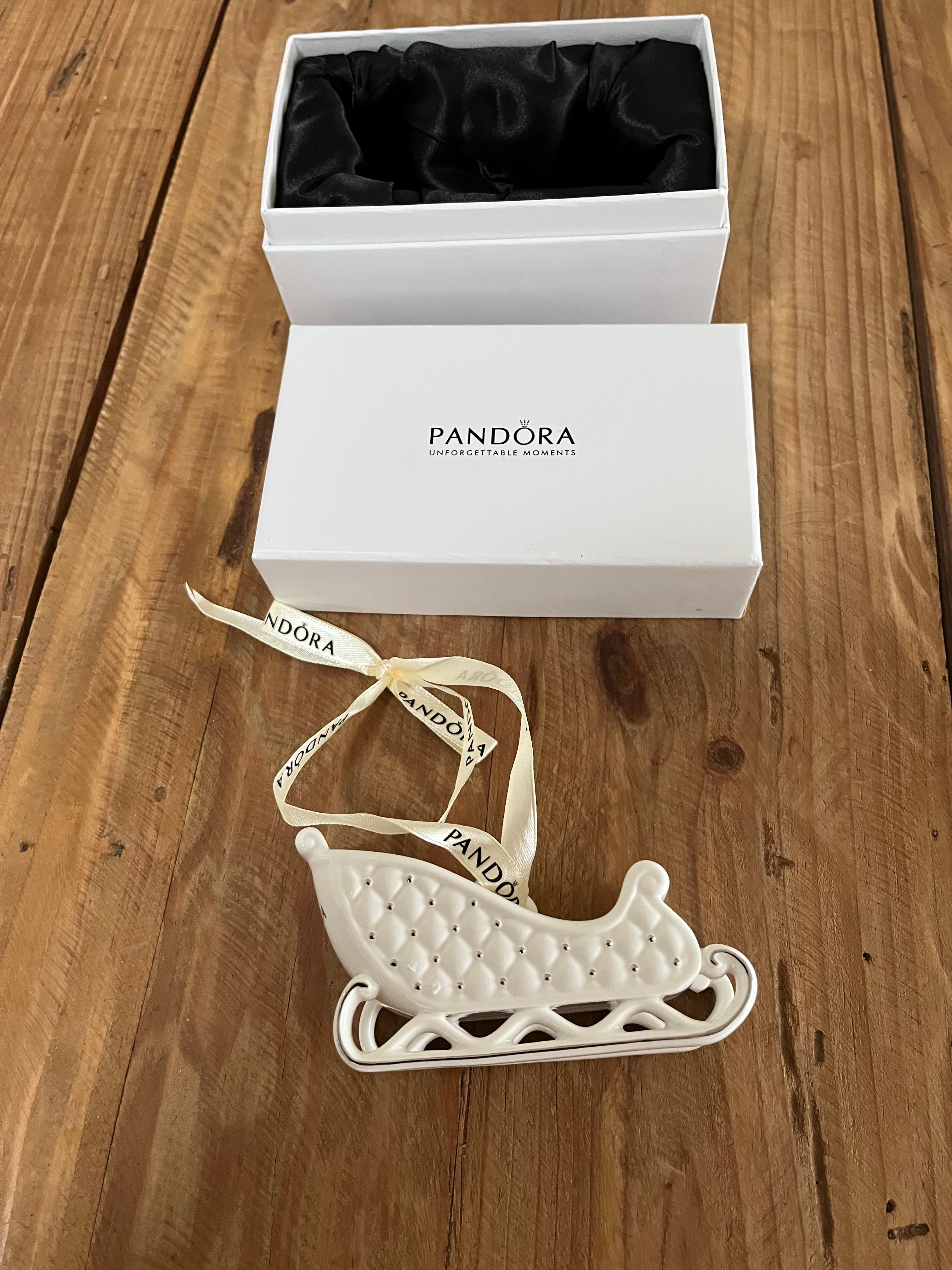 Pandora 2014 Porcelain Sleigh Christmas Ornament In Original Box — photo 5 of 7