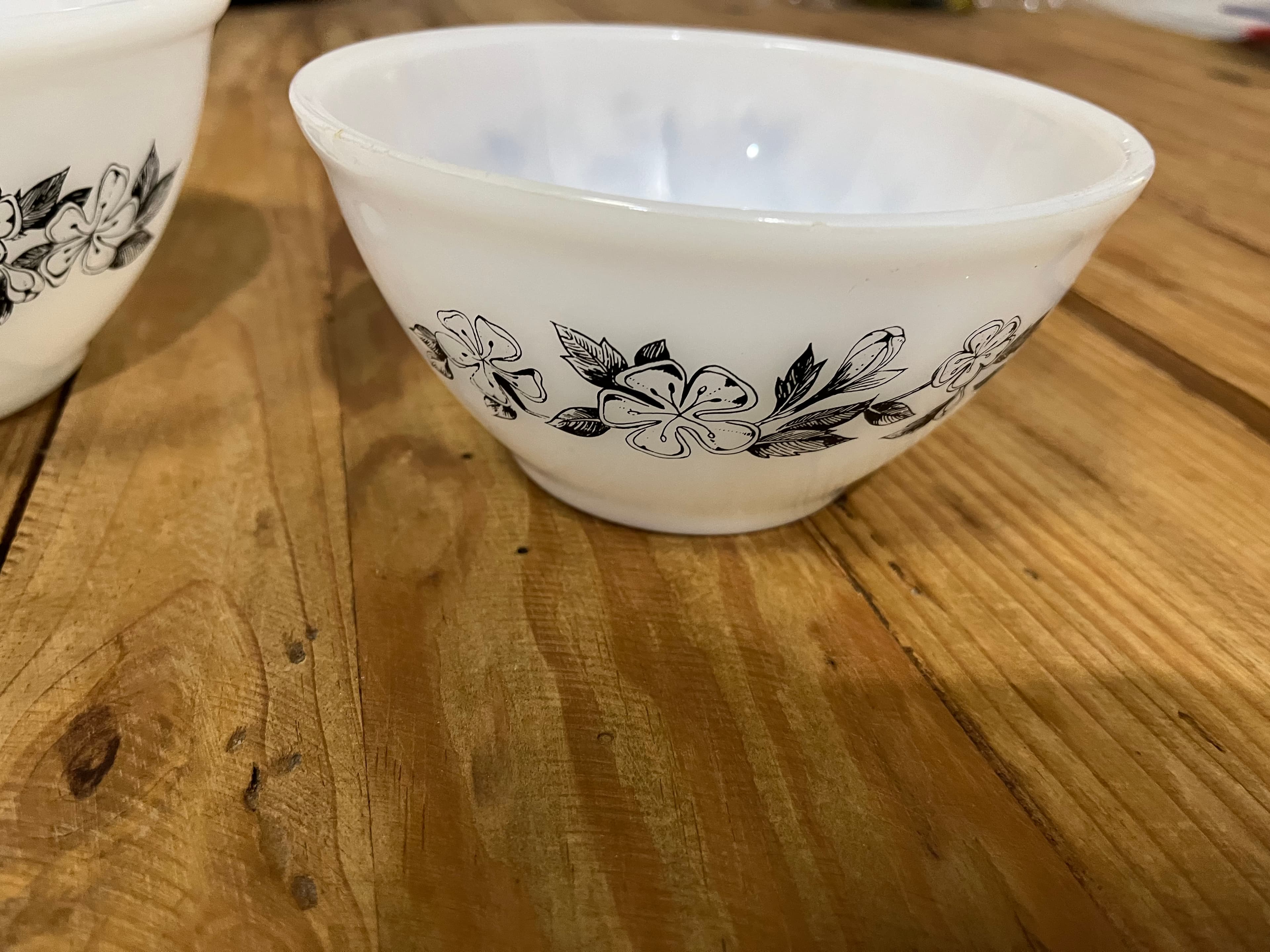 Pyrex Agee 'Tiki set of 3 nesting bowls vintage 1960's — photo 6 of 14