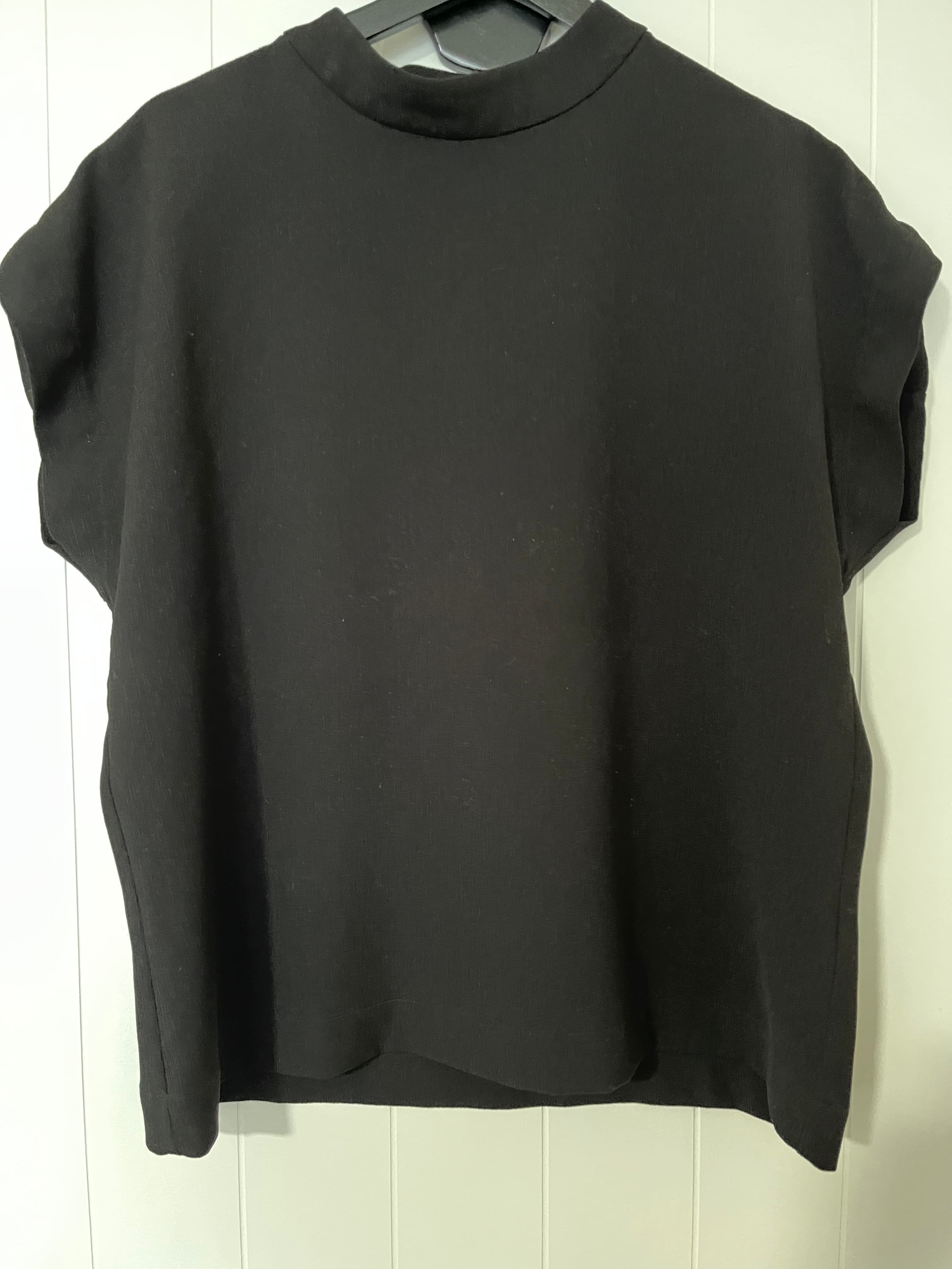 Seed Heritage Black Mock Neck Cap Sleeve Top Size 10 — photo 2 of 6