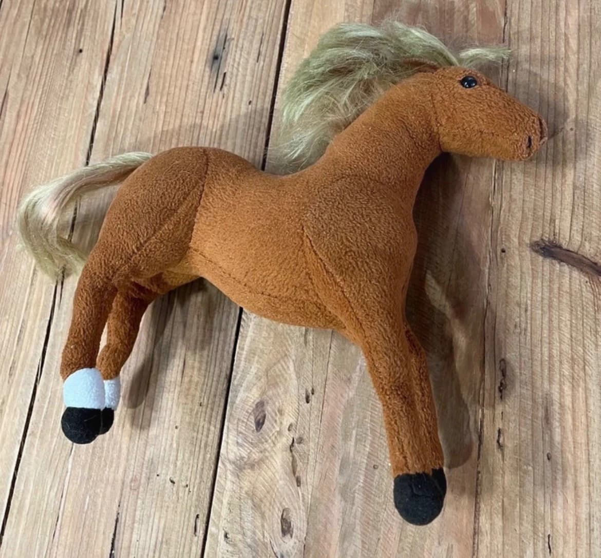 Vintage 2002 The Saddle Club Brown Horse Plush Toy With White Socks and poseable legs — photo 5 of 9