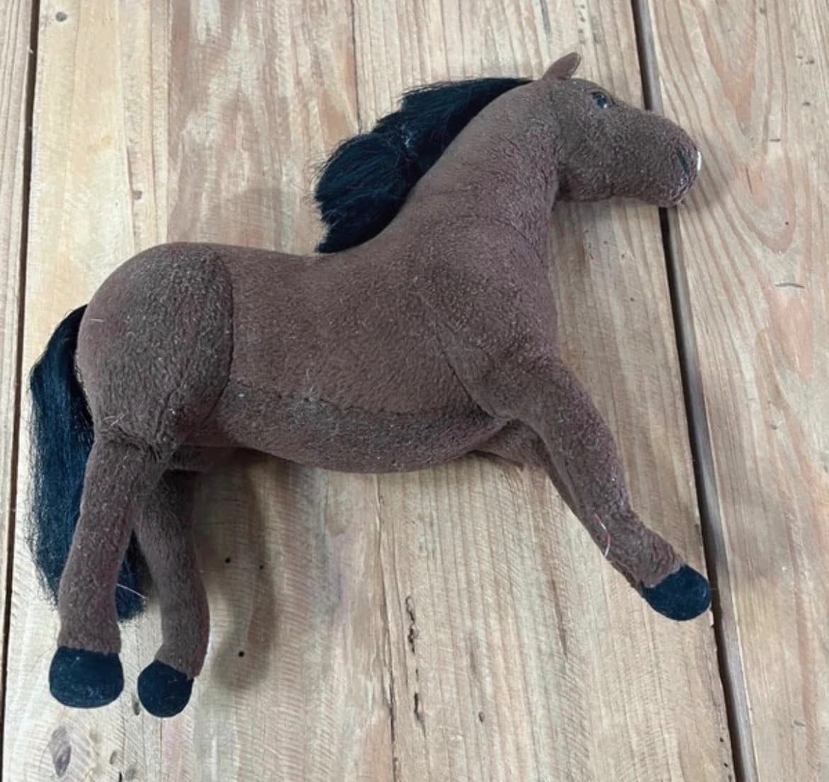 Vintage 2002 The Saddle Club Brown Horse Plush Toy With White Socks and poseable legs — photo 4 of 8