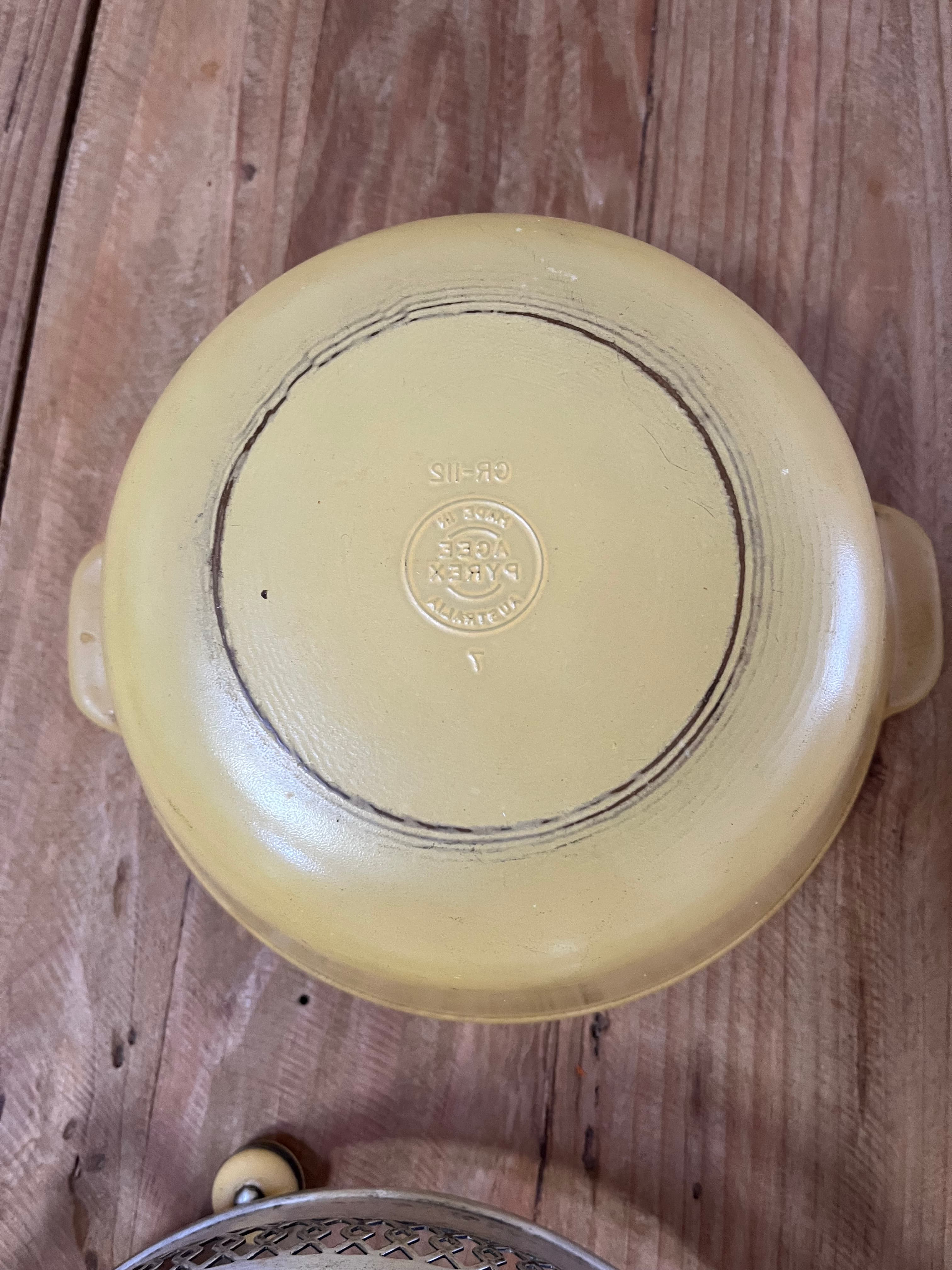 Vintage Agee AGEE PYREX Yellow Casserole Dish With Metal Warming Stand — photo 11 of 14