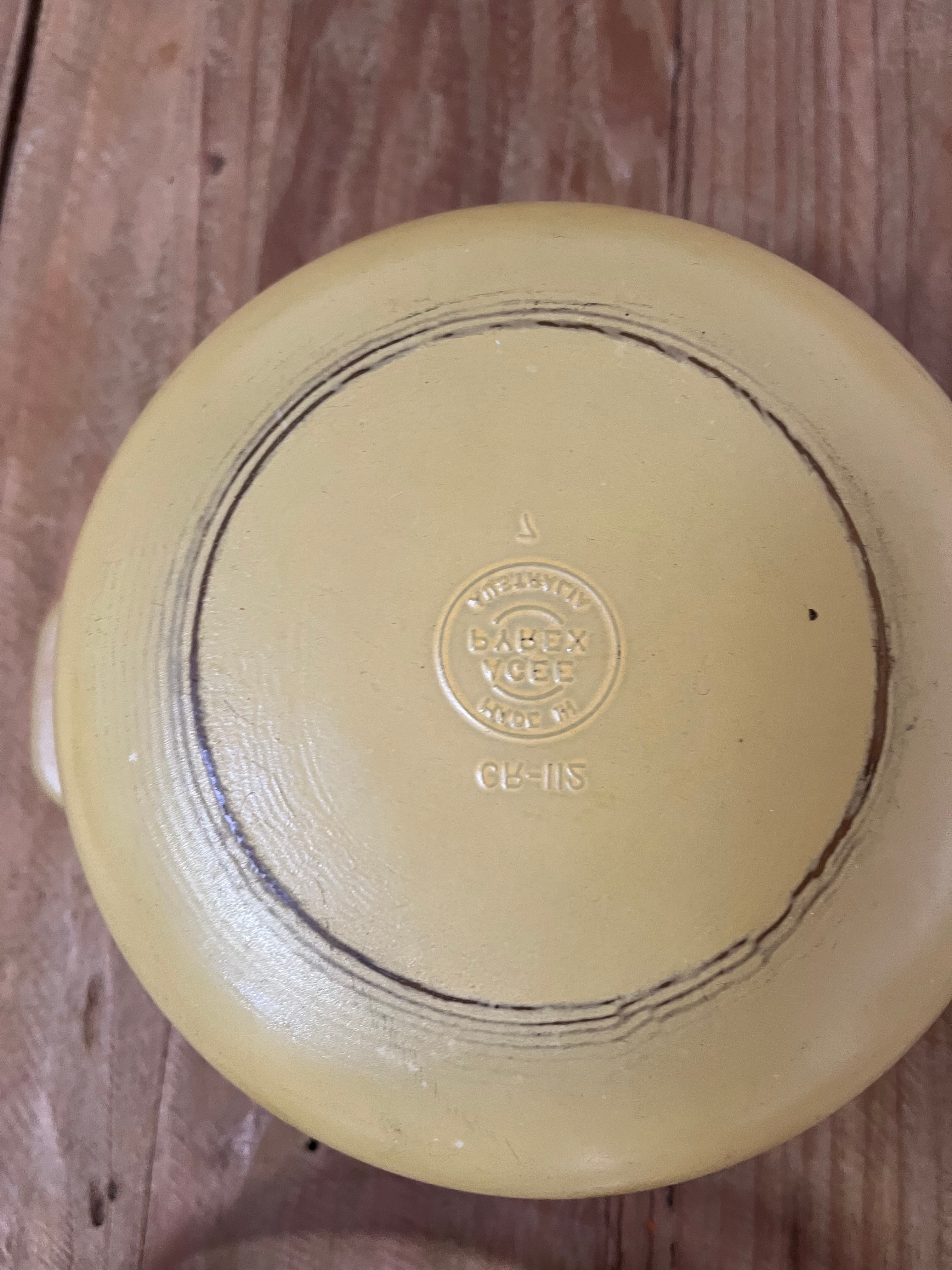 Vintage Agee AGEE PYREX Yellow Casserole Dish With Metal Warming Stand — photo 10 of 14