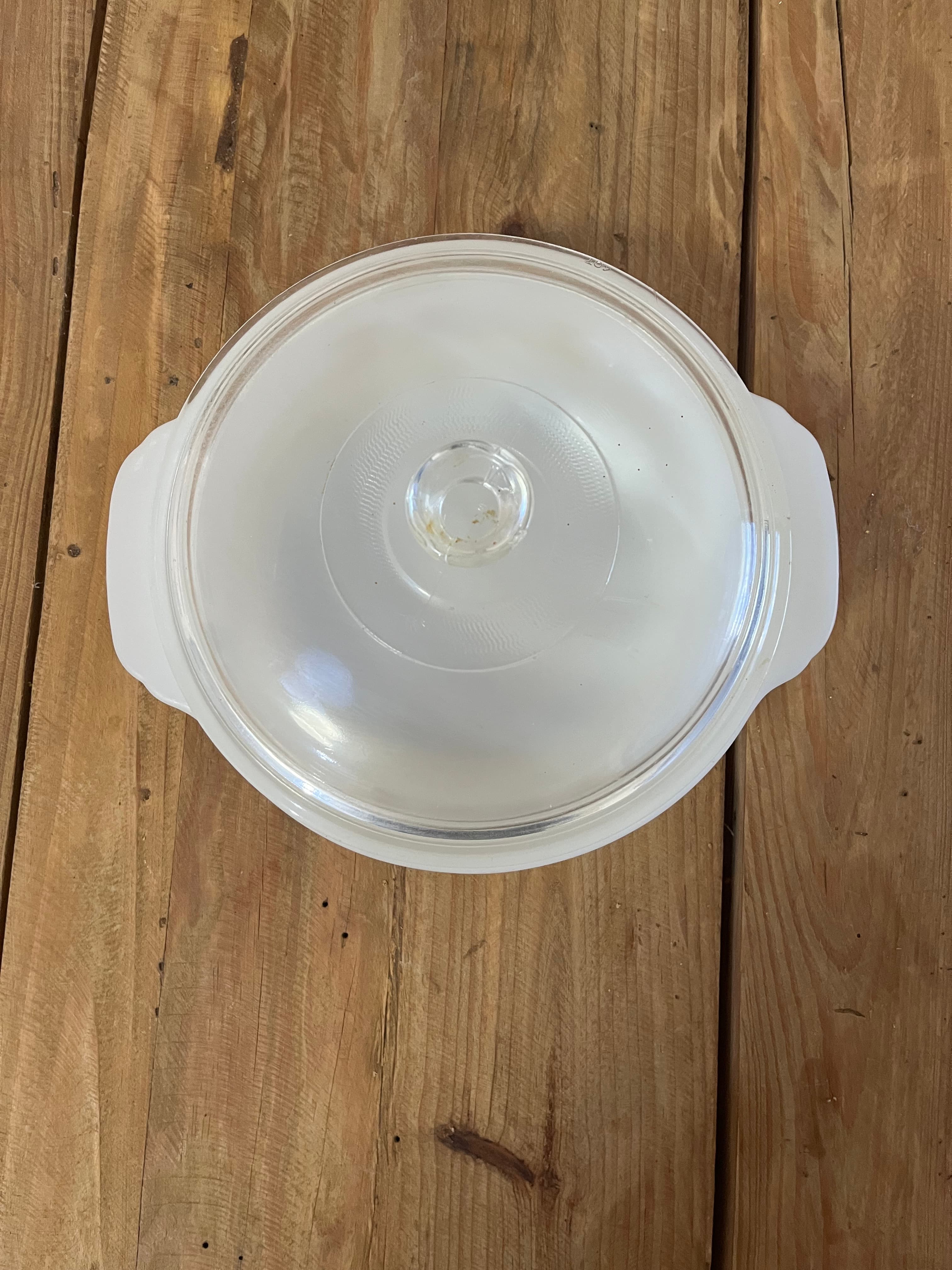 Vintage Fire King Golden Wheat Casserole Dish with Lid 1 1-2 Qt Round Baking Dish — photo 2 of 3