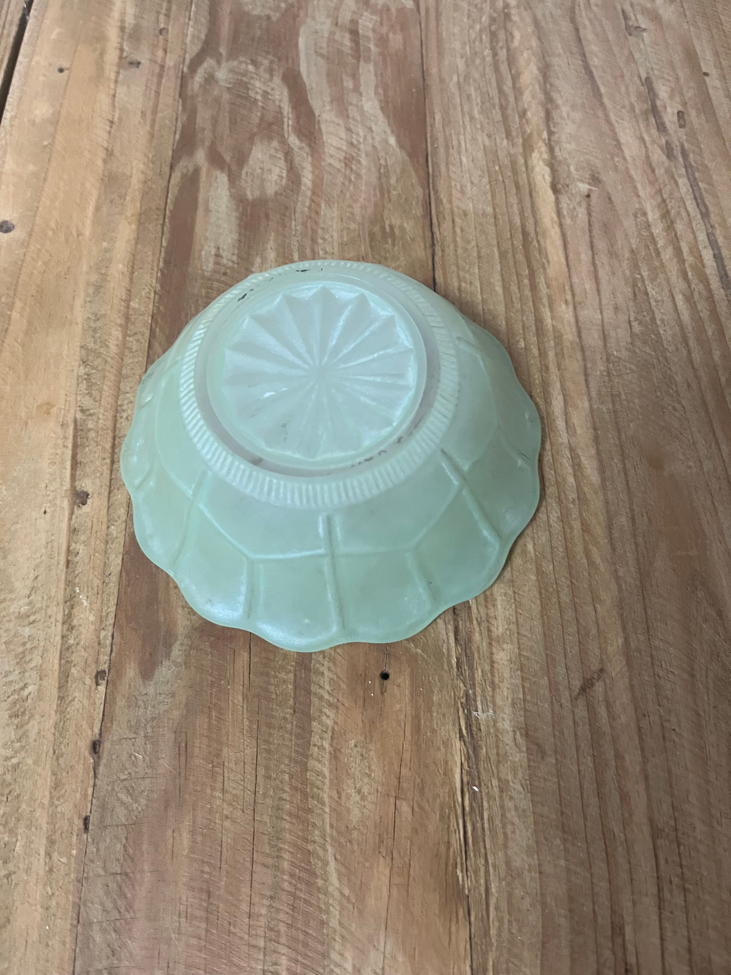 Vintage Frosted Green Satin Glass Scalloped Edge Bowl With Starburst Pattern — photo 3 of 4