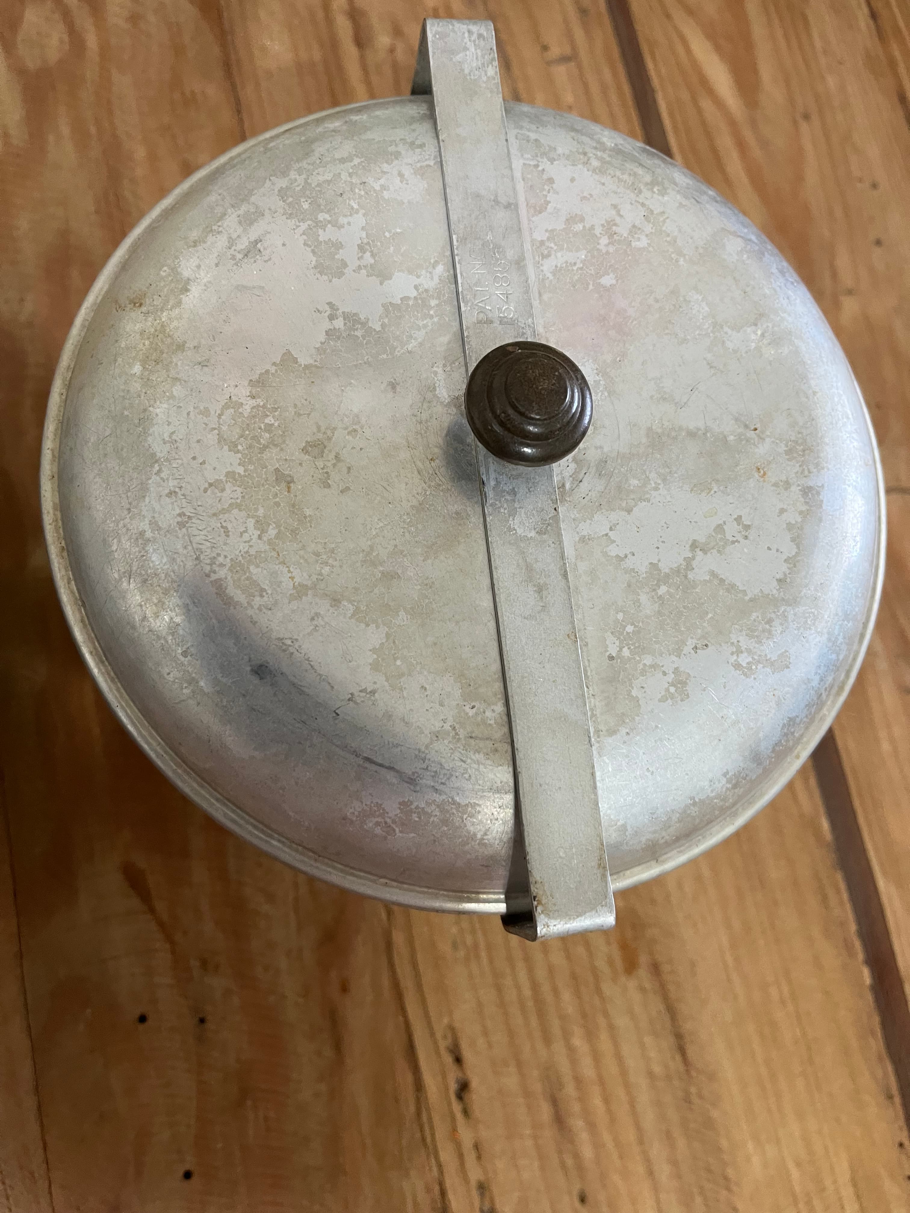 Vintage Mid Century Aluminum Pudding Pots/Steamers Pots With Locking Lids Patent 154855 — photo 5 of 5