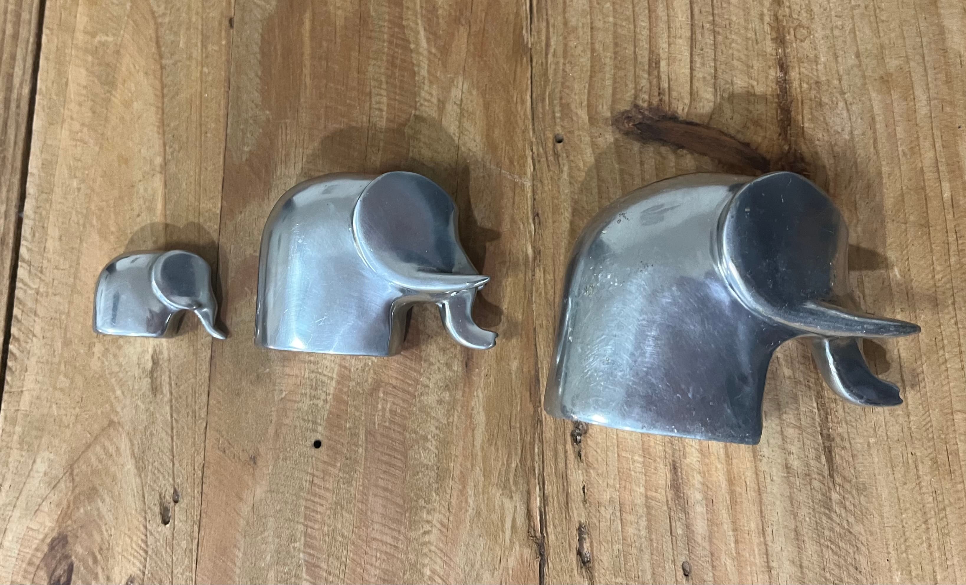 Vintage Mid-Century Modern Aluminum Elephant Figurines Set Of 3 — photo 4 of 8