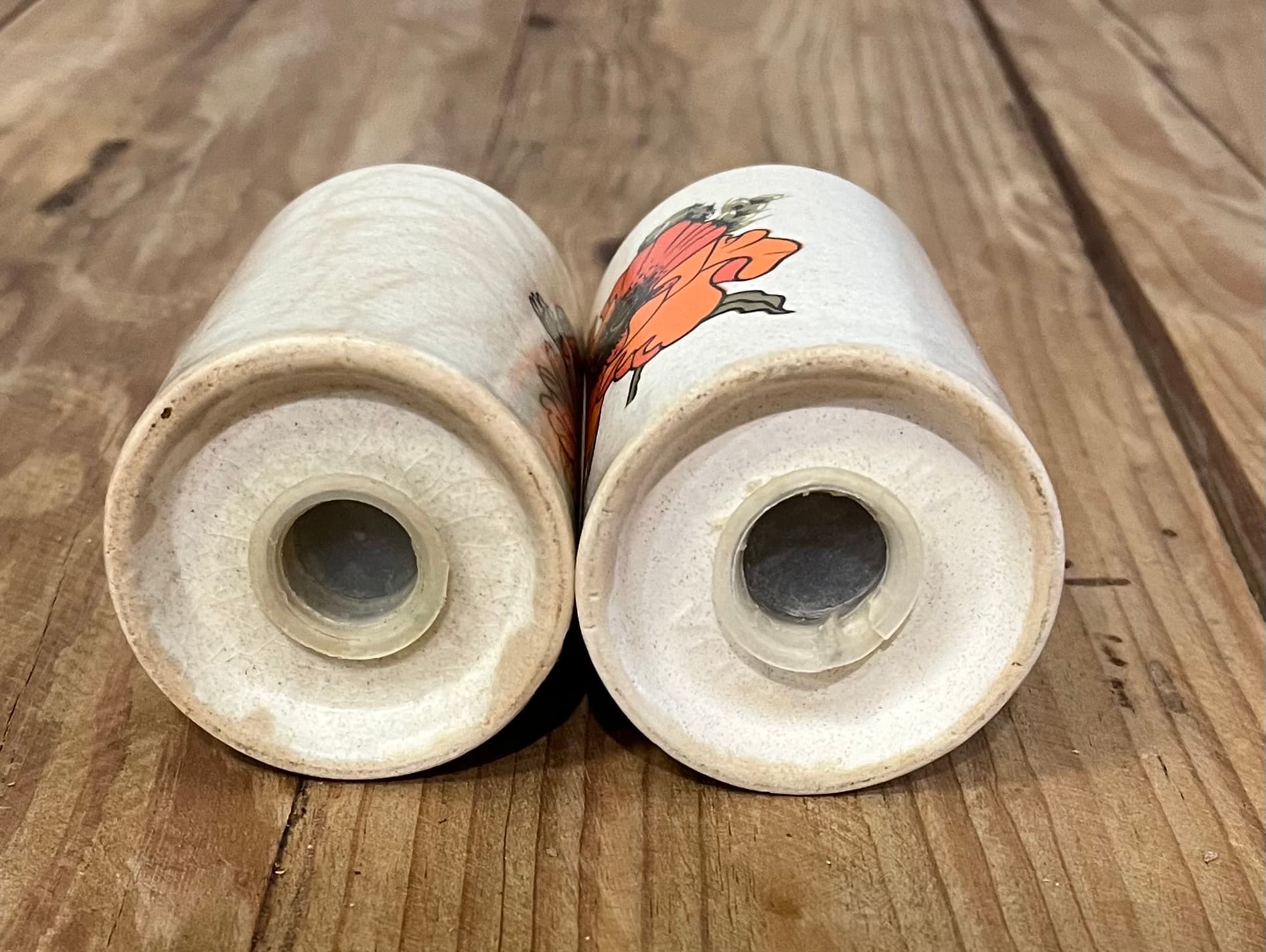 Vintage Mid-Century Modern Poppy Pattern Ceramic Salt And Pepper Shakers — photo 3 of 4