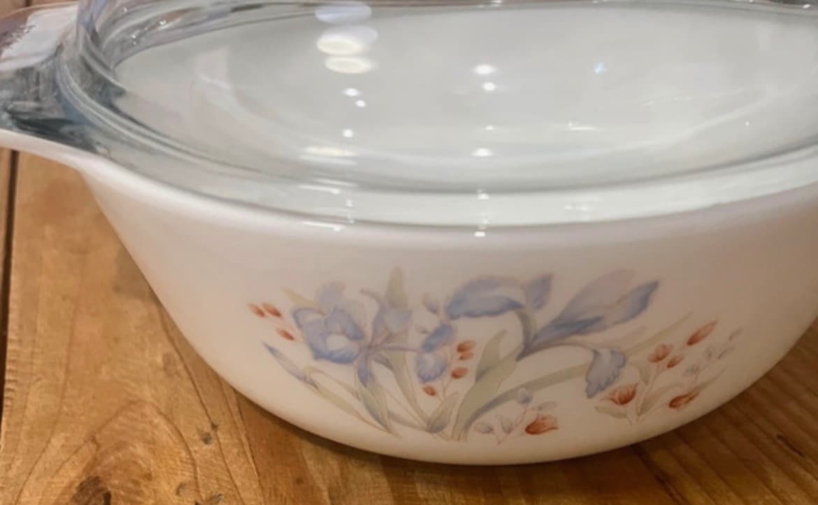 Vintage Pyrex Blue Iris Pattern Casserole Dish With Glass Lid England — photo 2 of 10