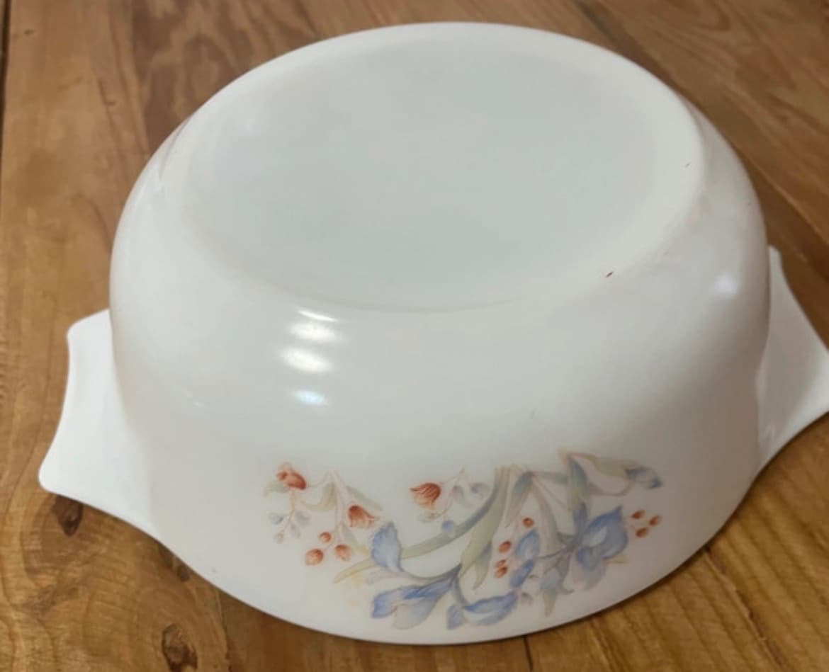 Vintage Pyrex Blue Iris Pattern Casserole Dish With Glass Lid England — photo 4 of 10