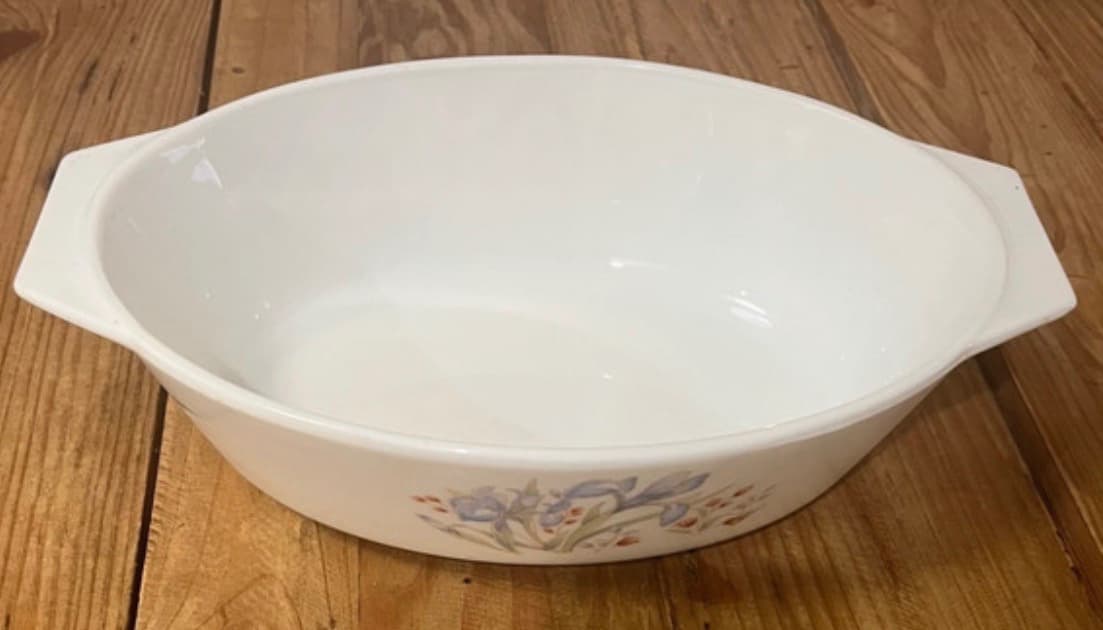 Vintage PYREX Blue Iris Pattern Oval Casserole Dish — photo 4 of 5