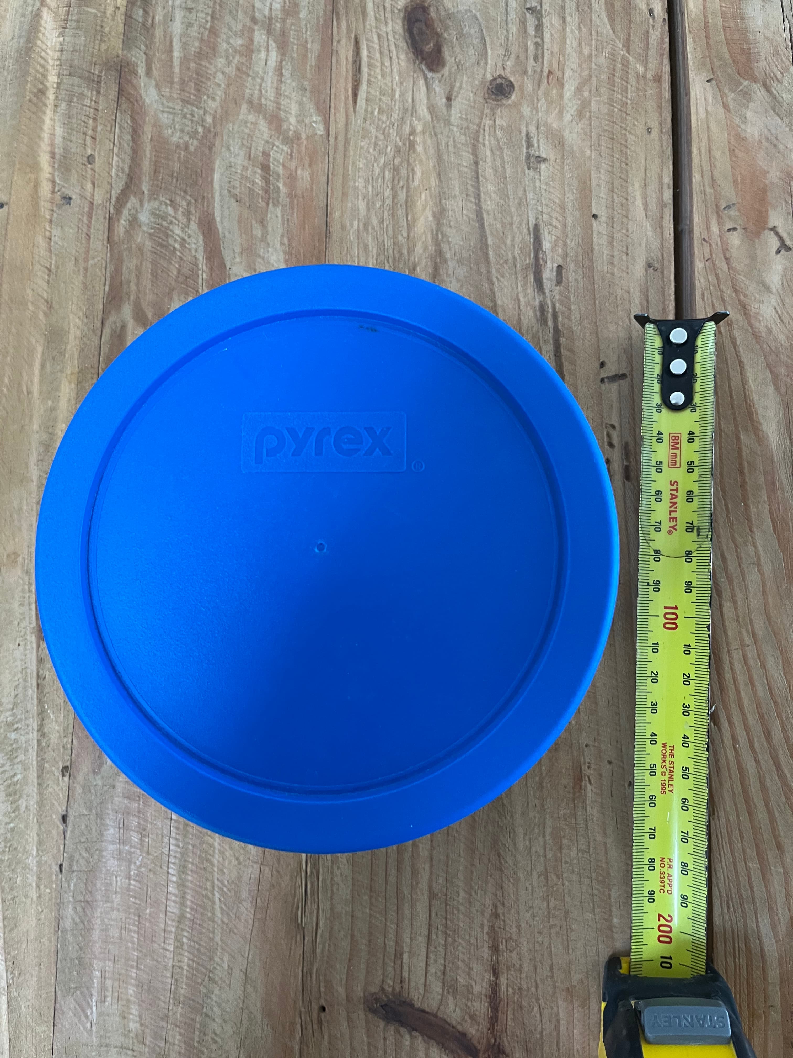 Vintage Pyrex Fluted Glass Mixing Bowl With Blue Lid 7401-PC — photo 3 of 6