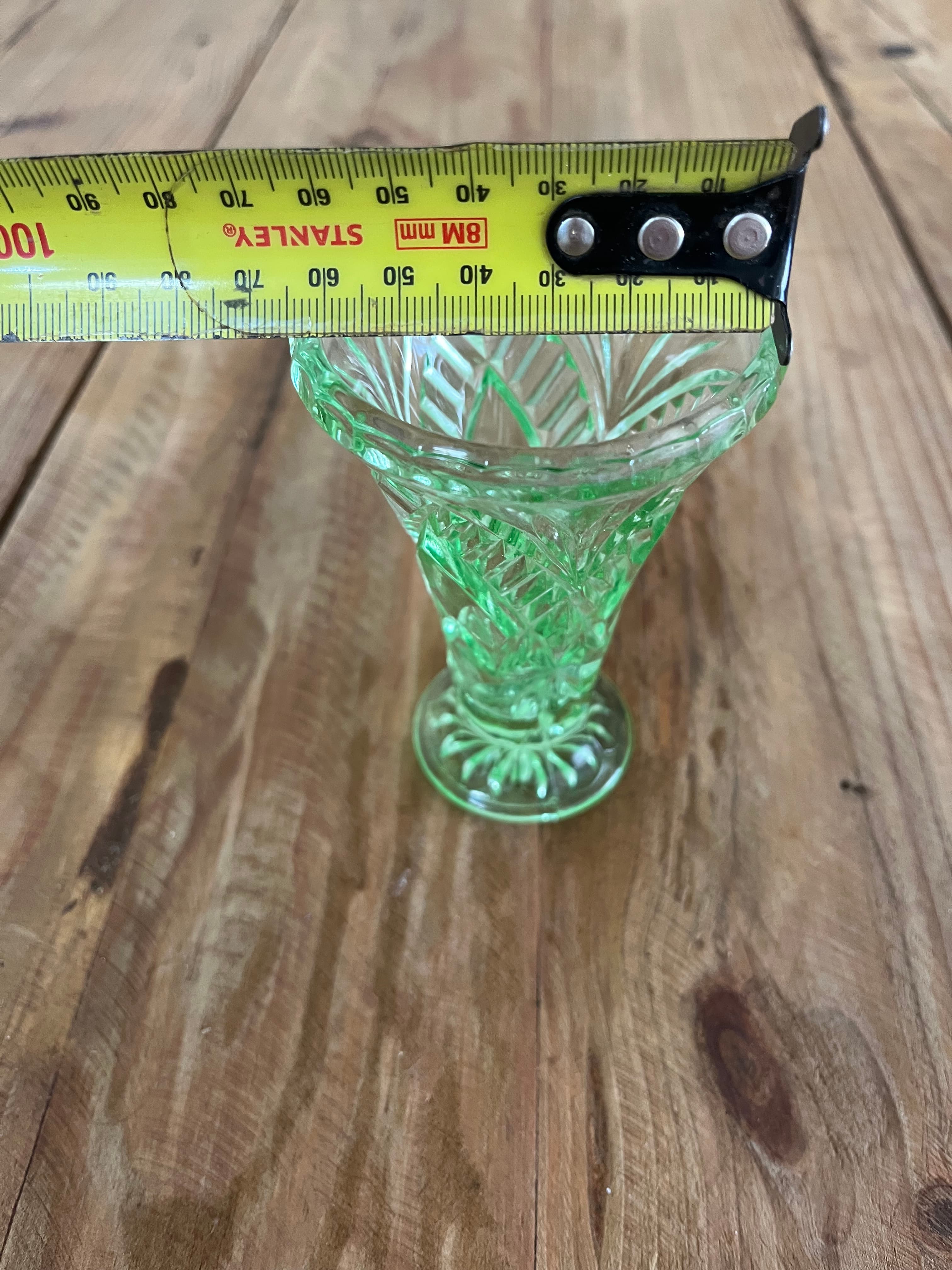 Vintage Uranium Glass Pressed Pattern Vase Green Vaseline Glass Glows UV — photo 7 of 9