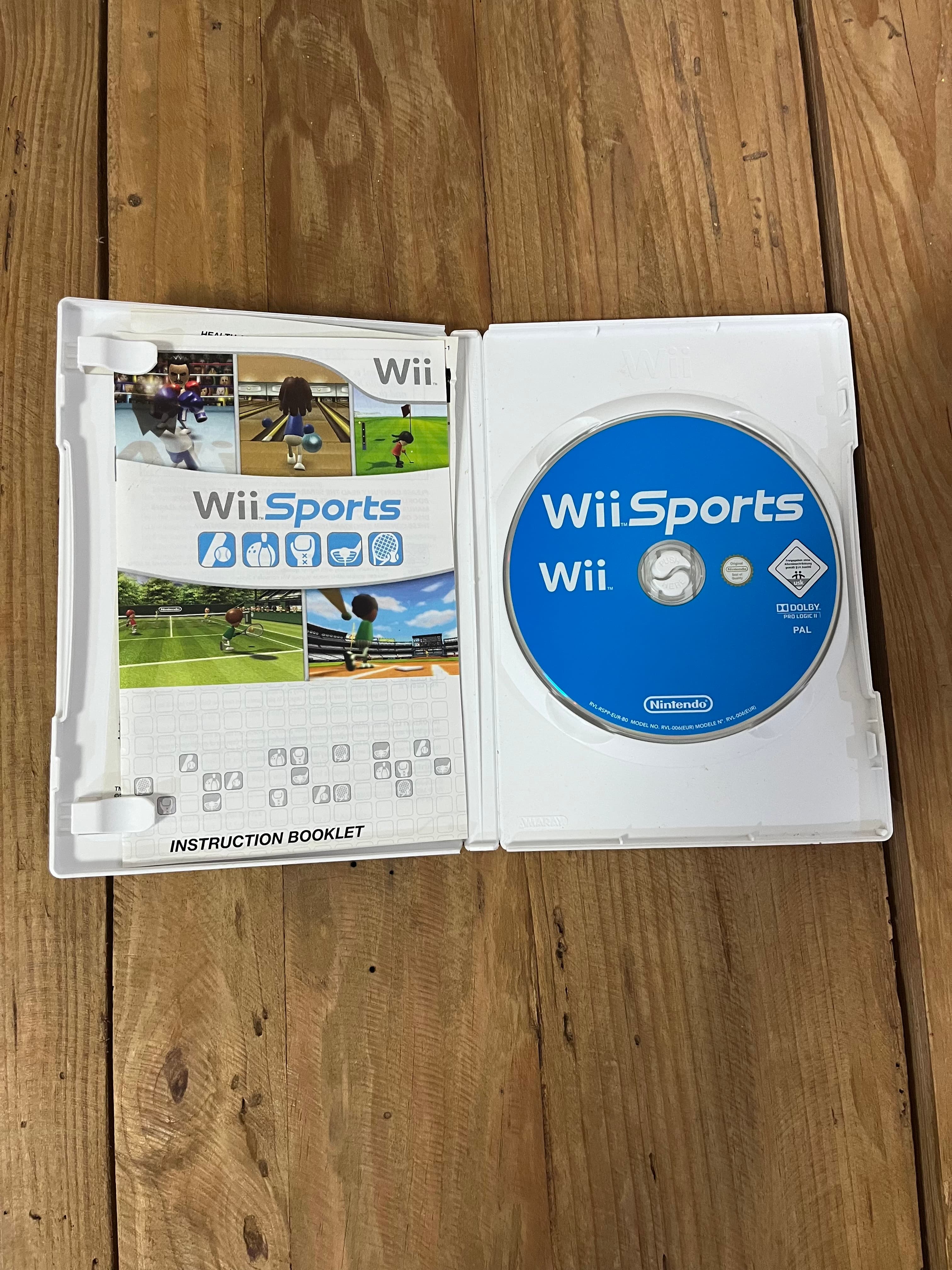 Wii Sports (Nintendo Wii, PAL) - Complete with Case and Manual — photo 2 of 2