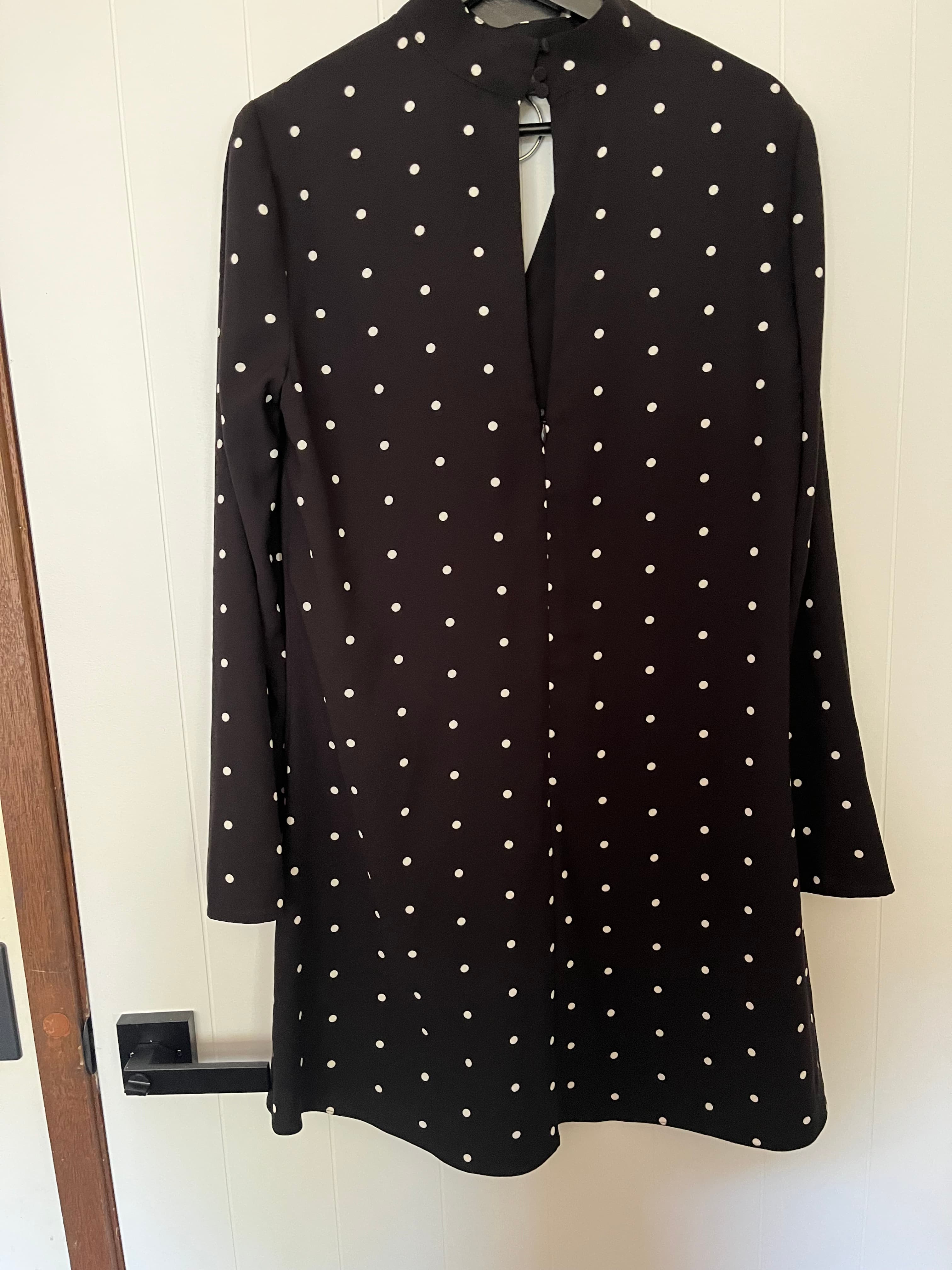 Witchery Black And White Polka Dot Mock Neck Keyhole Long Sleeve Dress Size 10 — photo 3 of 5