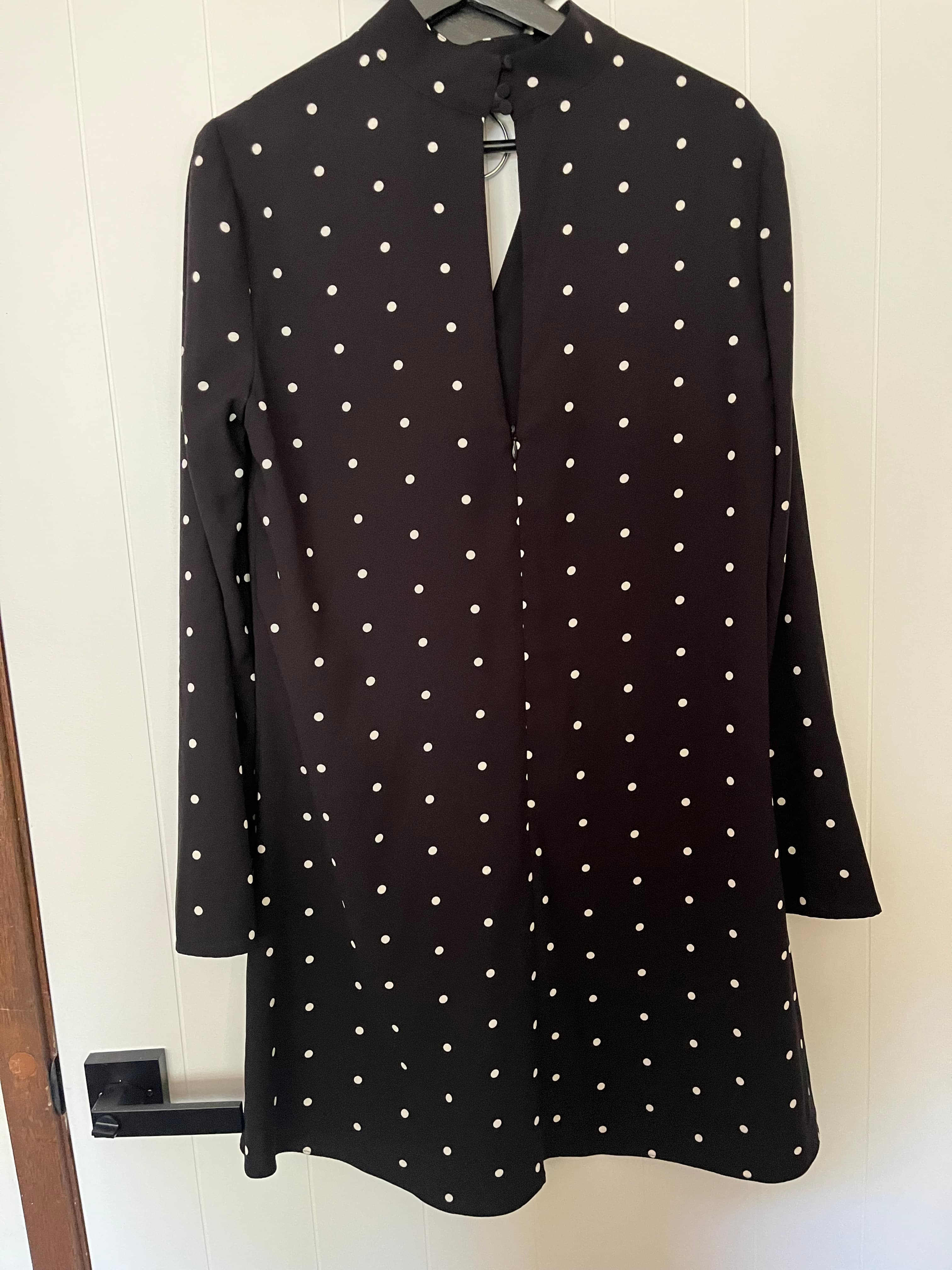 Witchery Black And White Polka Dot Mock Neck Keyhole Long Sleeve Dress Size 10 — photo 4 of 5