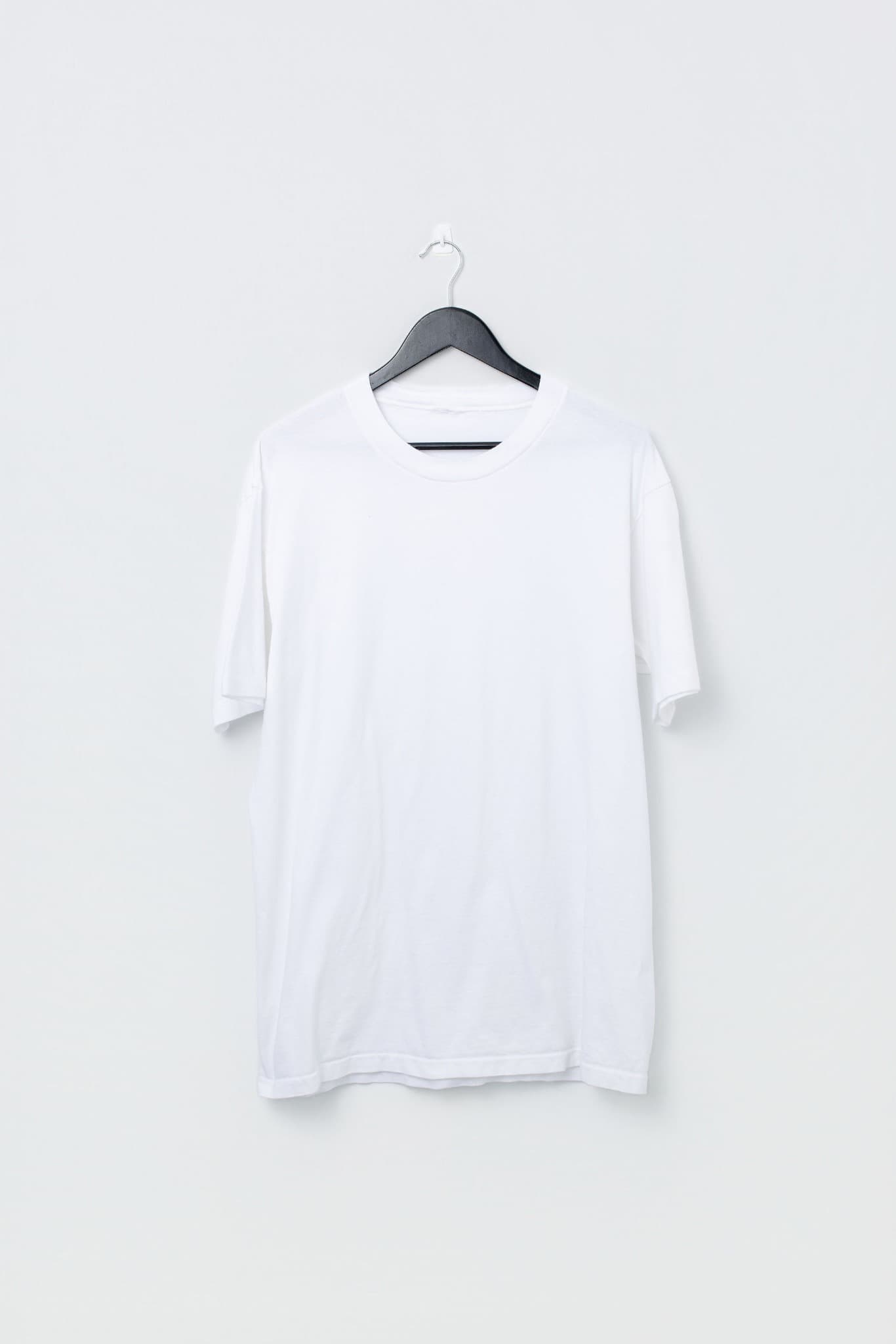 Classic Plain White Crew Neck T-Shirt — photo 1 of 3