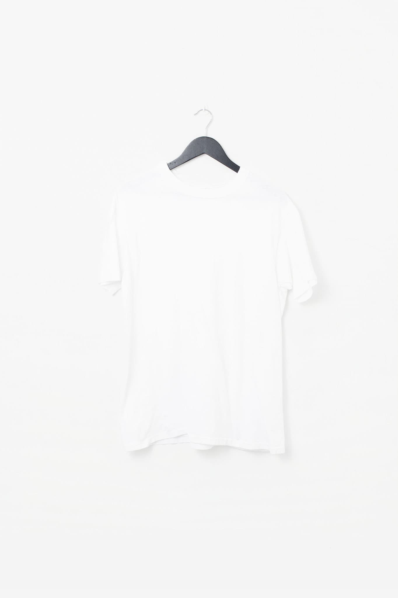 Vintage 90's Blank Hanes T-shirt — photo 1 of 3