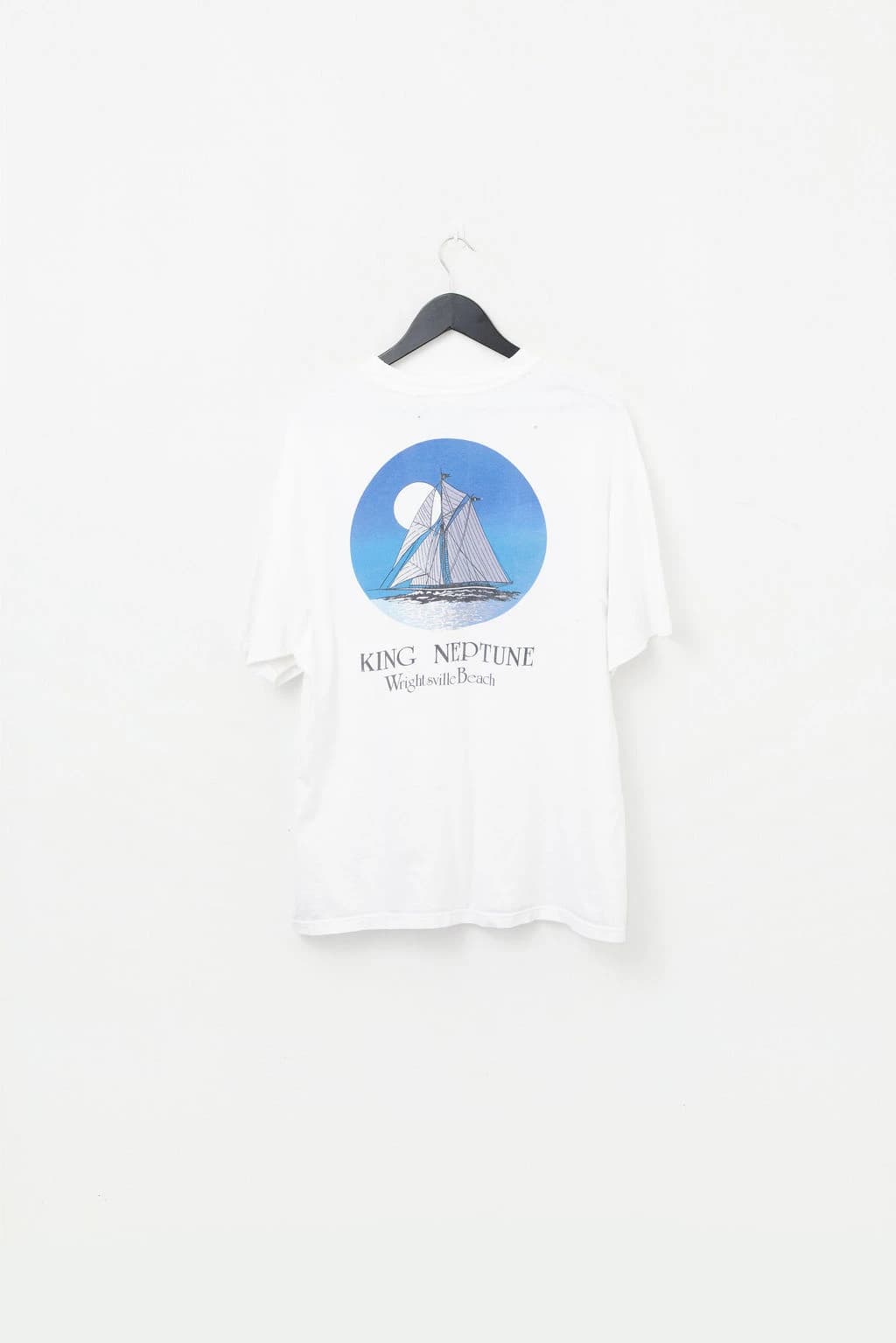 Vintage 90's Distressed Tourist T-Shirt — photo 2 of 3