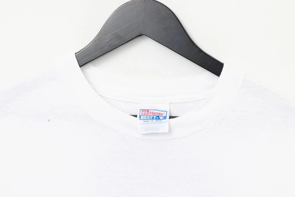 Vintage 90's Distressed Tourist T-Shirt — photo 3 of 3