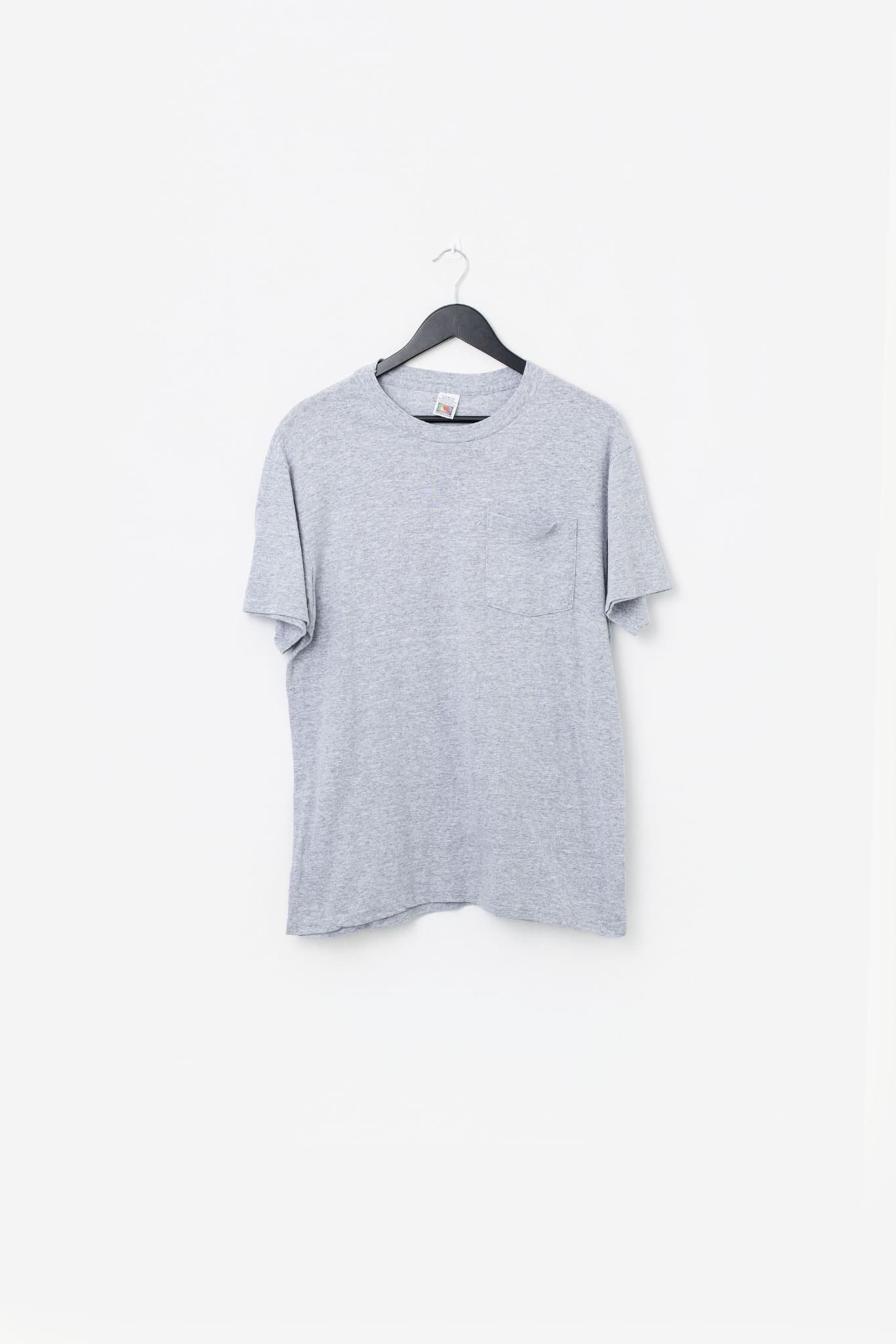 Vintage 90's Fruit of the Loom Blank T-shirt — photo 1 of 3