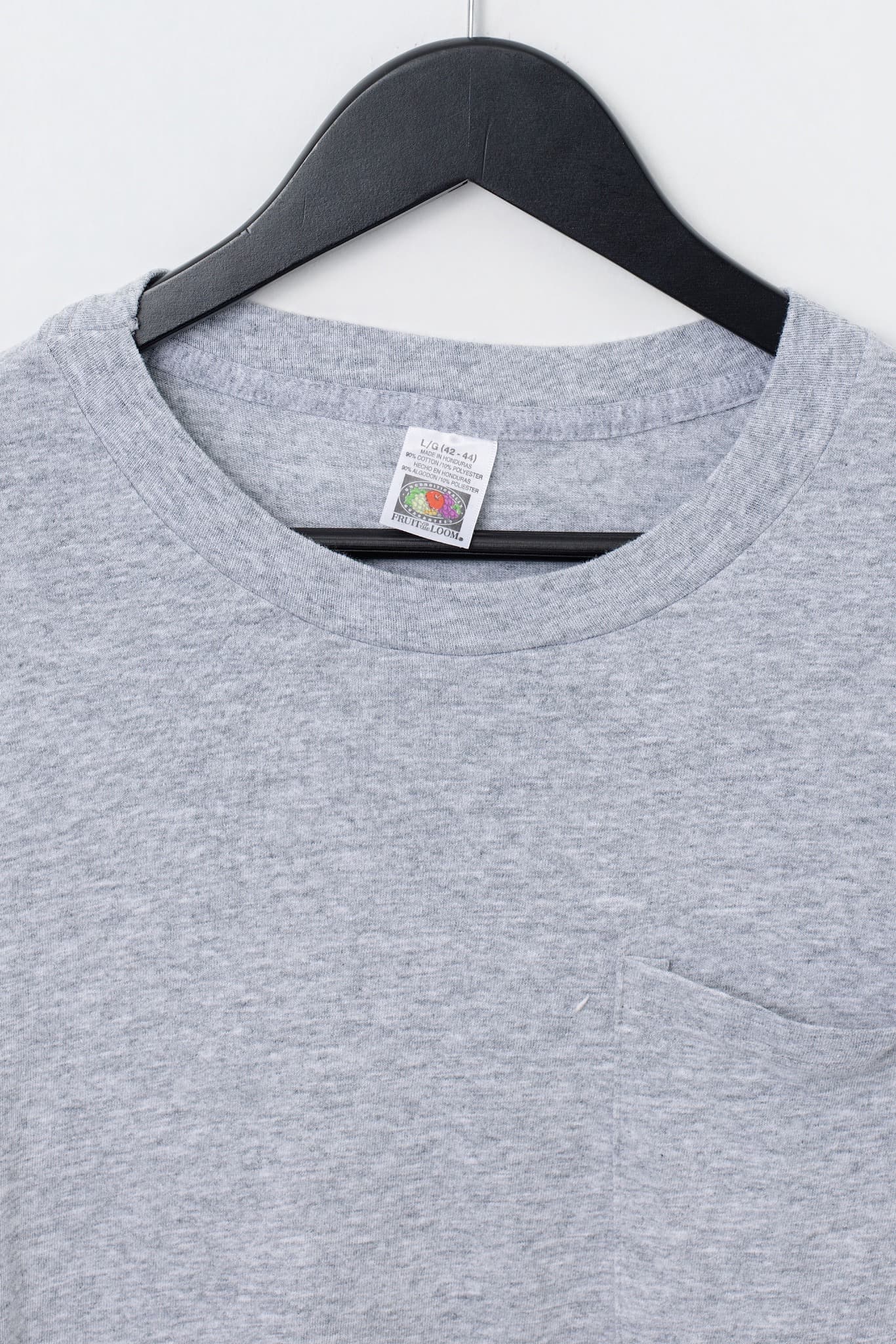 Vintage 90's Fruit of the Loom Blank T-shirt — photo 3 of 3