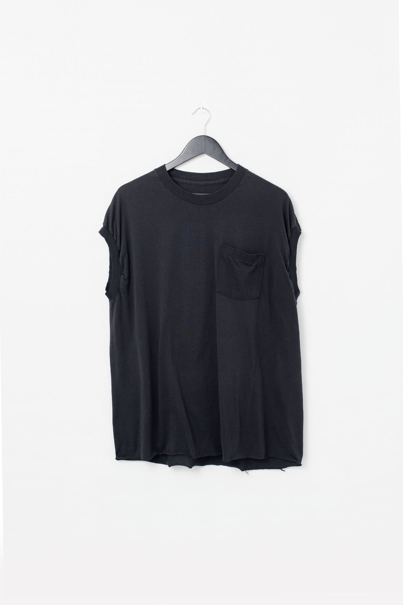 Vintage Style Black Sleeveless Pocket T-Shirt — photo 1 of 3