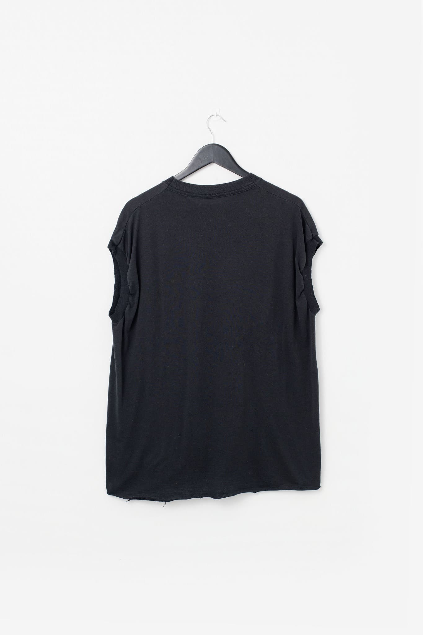 Vintage Style Black Sleeveless Pocket T-Shirt — photo 2 of 3