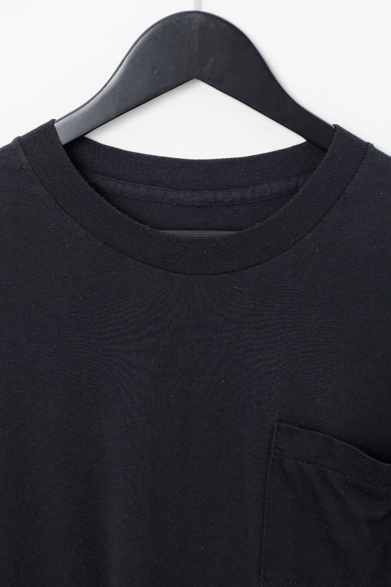 Vintage Style Black Sleeveless Pocket T-Shirt — photo 3 of 3