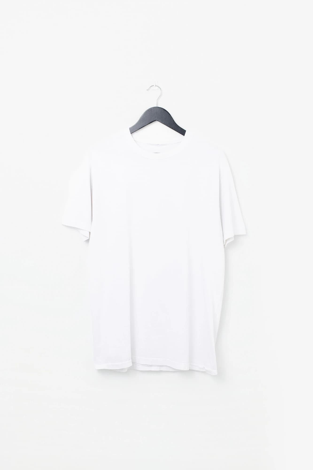 Vntage 90's Blank Single Stitch T-Shirt — photo 1 of 3