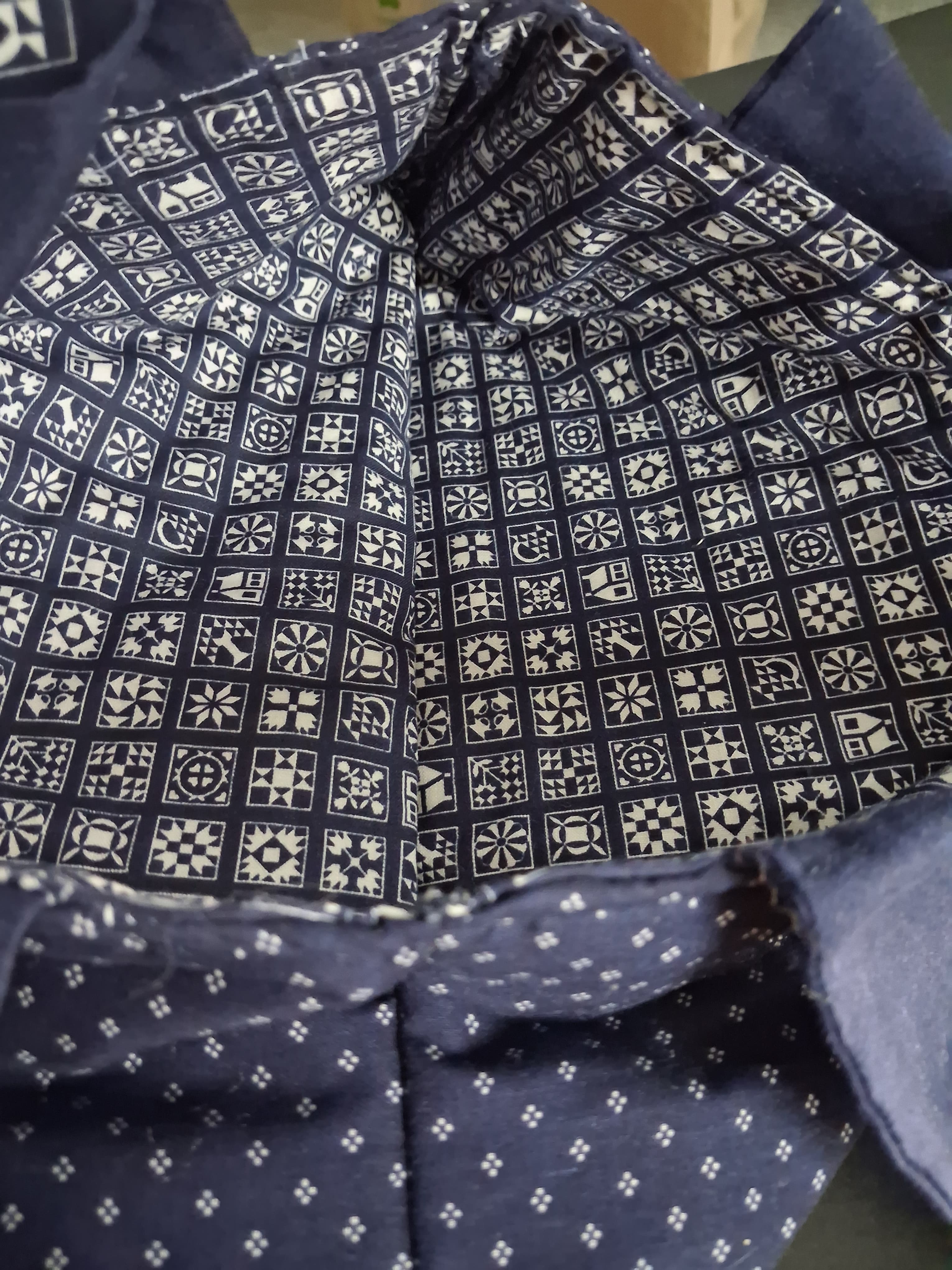 Handmade Quilted Fabric Tote Bag With Country Scene Print — photo 4 of 5