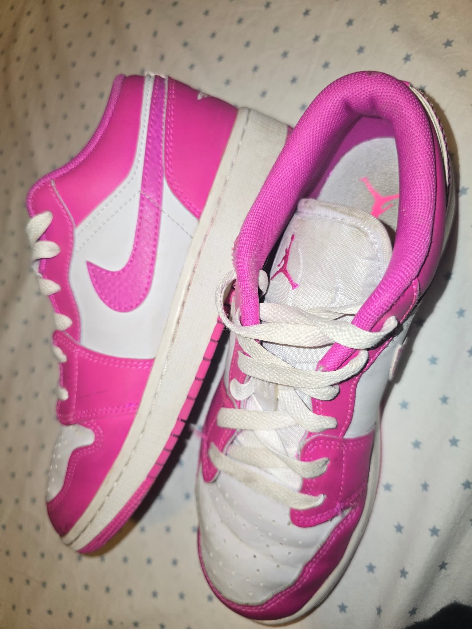 Air Jordan 1 Low Sneakers Fuchsia Pink and White GS 5 — photo 3 of 9