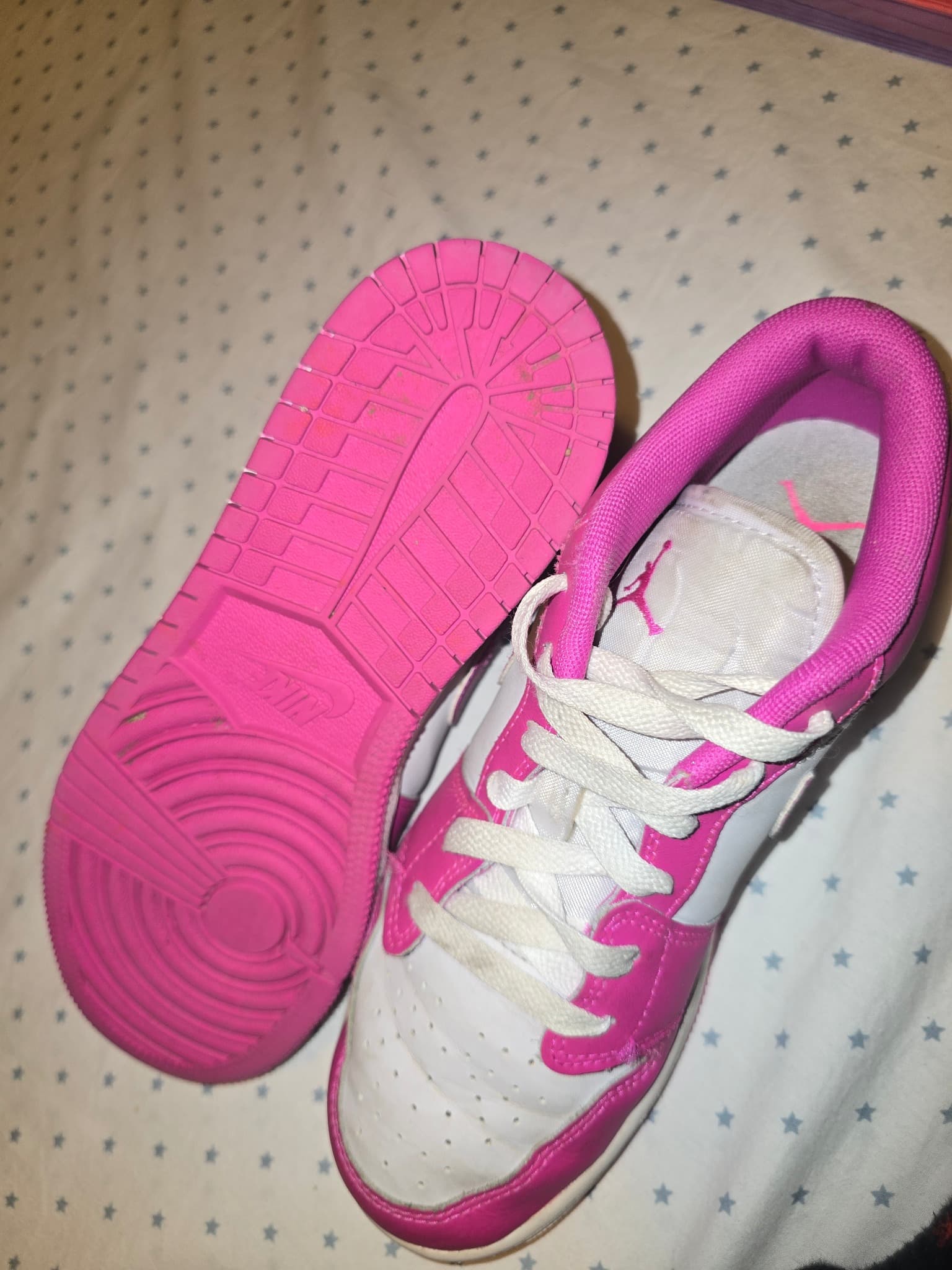 Air Jordan 1 Low Sneakers Fuchsia Pink and White GS 5 — photo 5 of 9