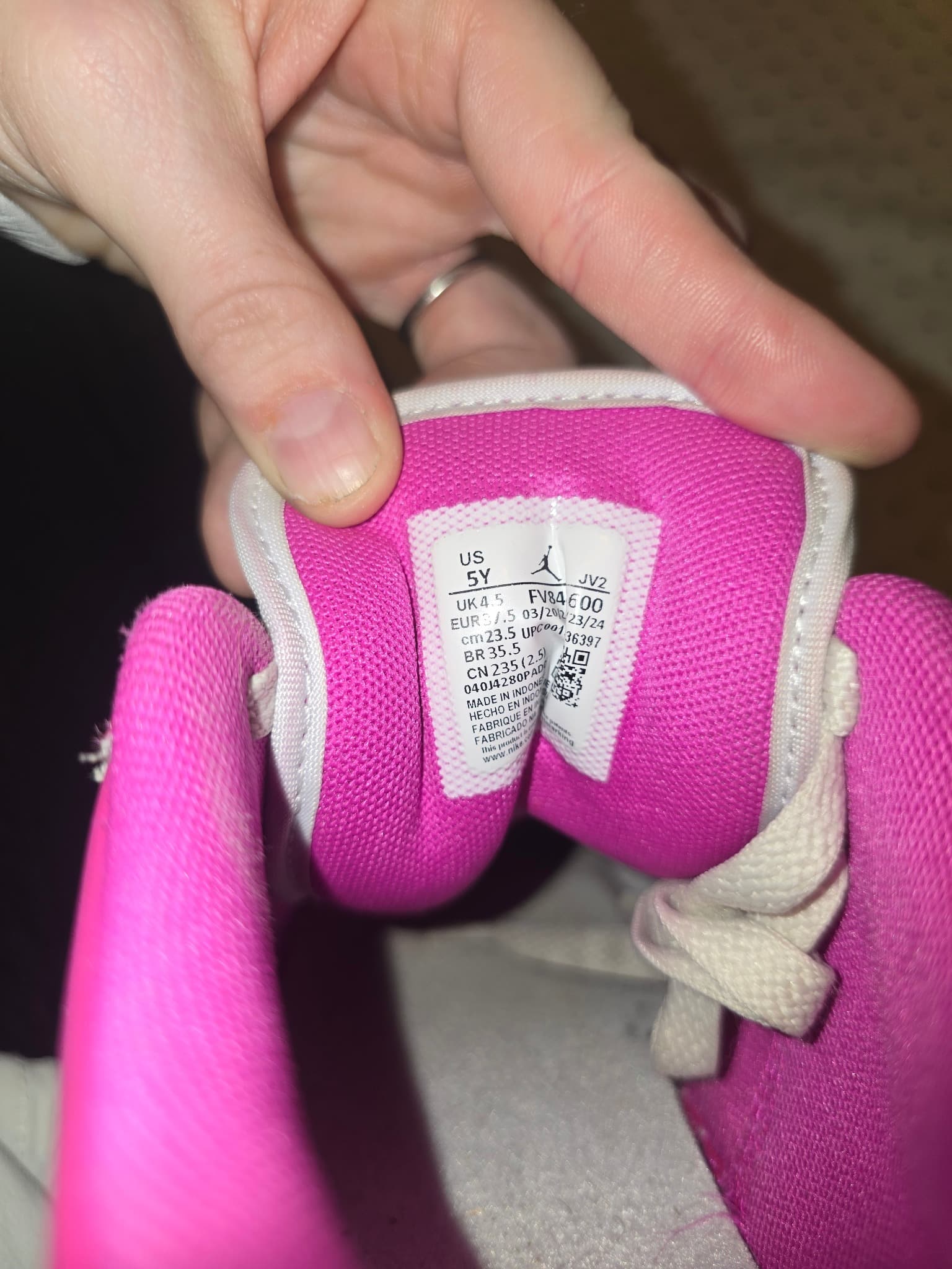 Air Jordan 1 Low Sneakers Fuchsia Pink and White GS 5 — photo 6 of 9