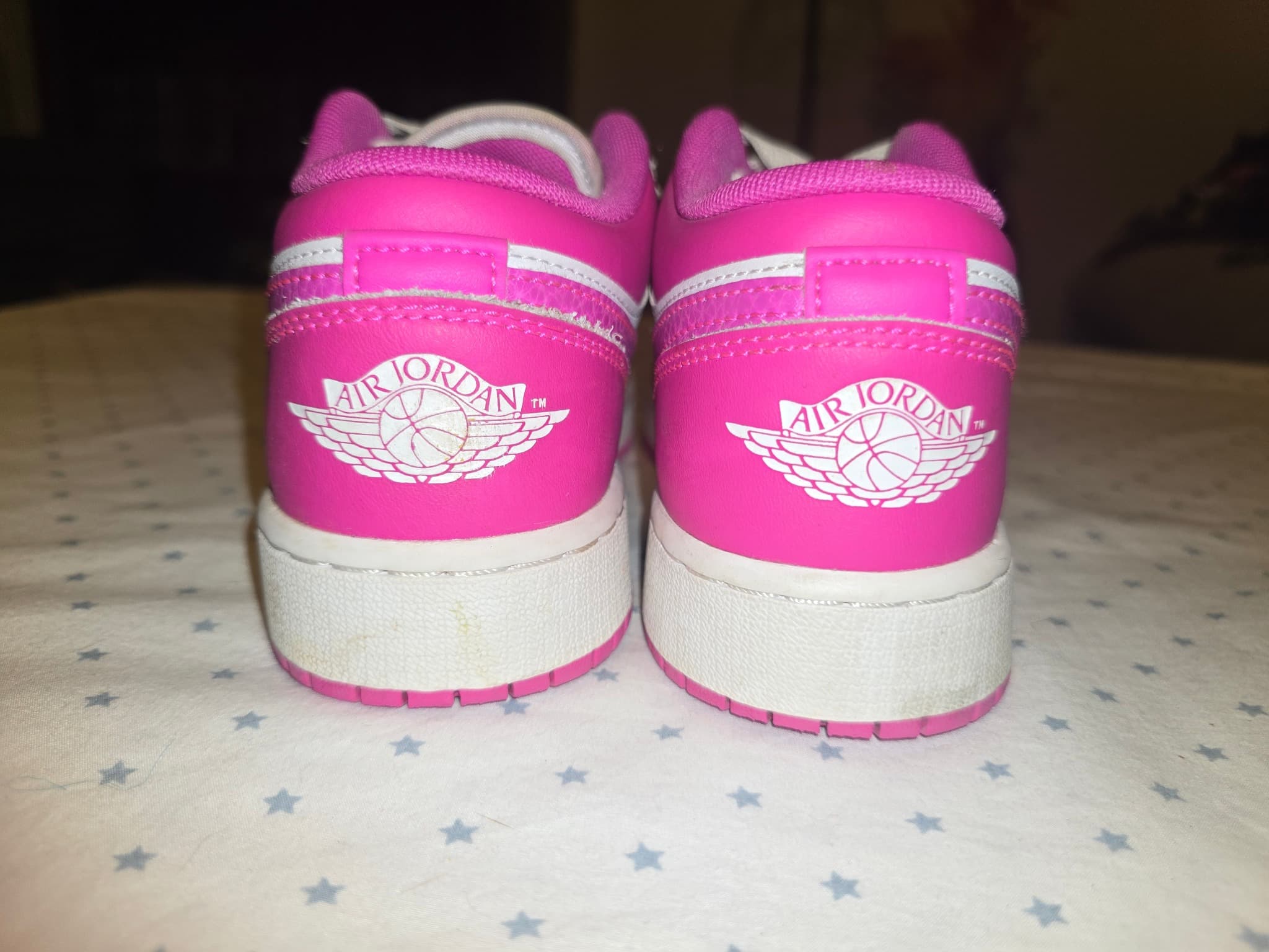 Air Jordan 1 Low Sneakers Fuchsia Pink and White GS 5 — photo 8 of 9