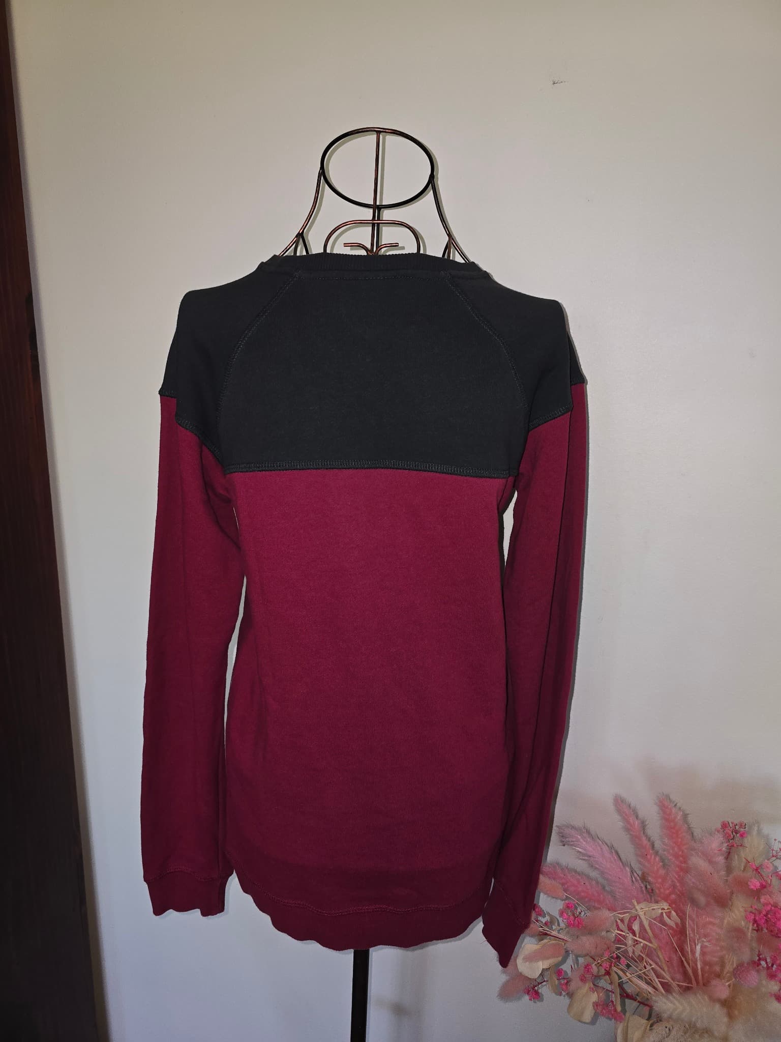 Bauhaus Standard Issue Utility Garment Sweatshirt Colour-Blocked Burgundy Black Women's 16 — photo 5 of 5