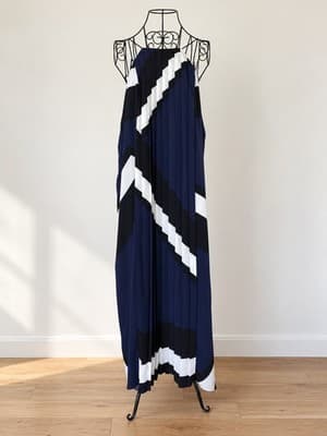 Country Road Geometric Pleated Halter Neck Maxi Dress Navy Black White Women's 16 — photo 1 of 5