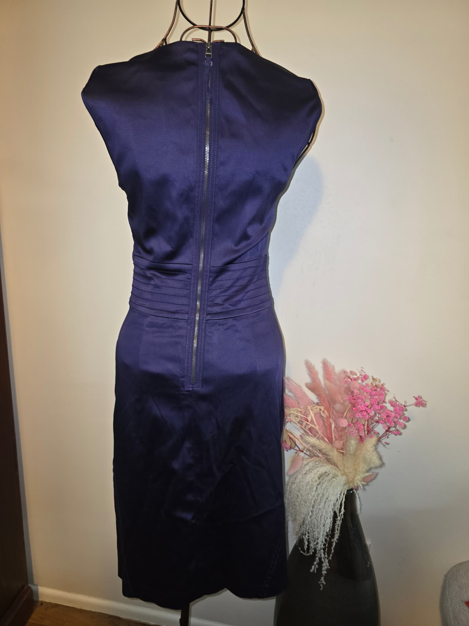 CUE Satin Sheath Dress V-Neck Purple Women's 8 — photo 2 of 5