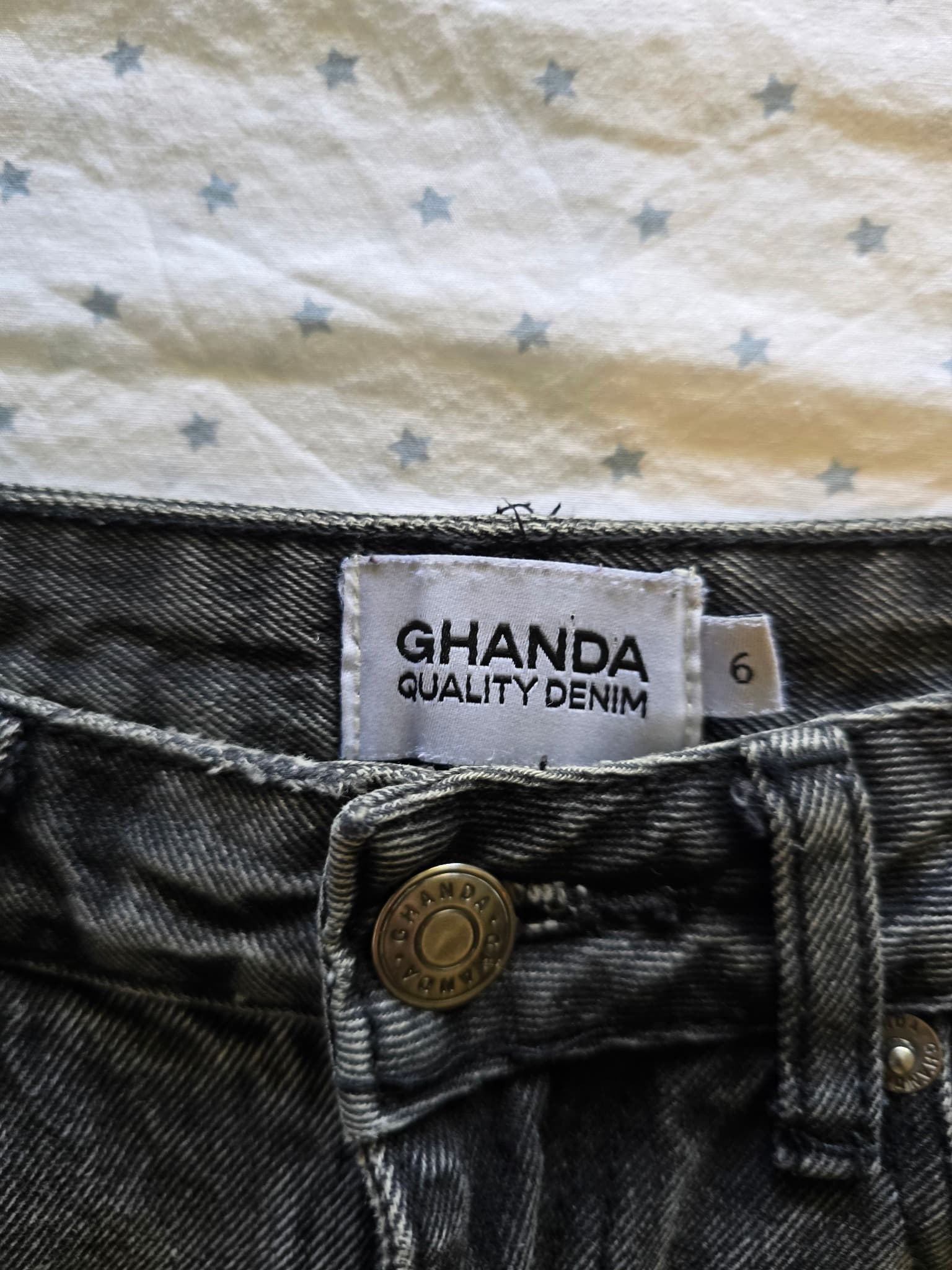 GHANDA High-Rise Jeans Raw Hem Black Wash Women's 6 — photo 3 of 4